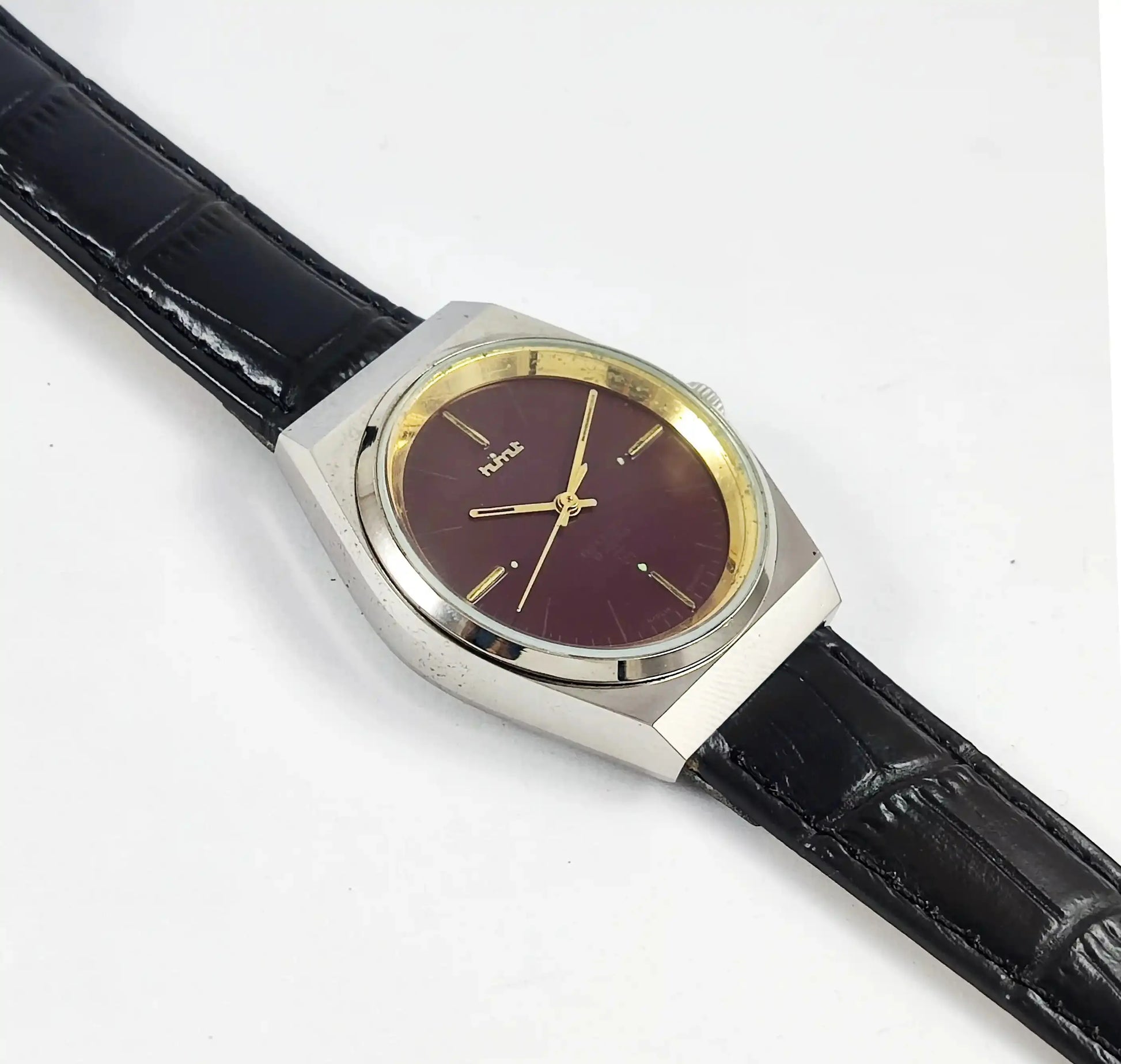 HMT Para Shock 17 Jewels Maroon Dial Handwinding Discover-Diamonds Physical