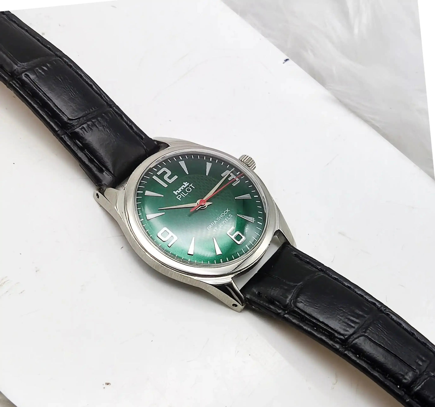 HMT Pilot Green 17 Jewels Para Shock Mechanical Handwinding Discover-Diamonds Physical
