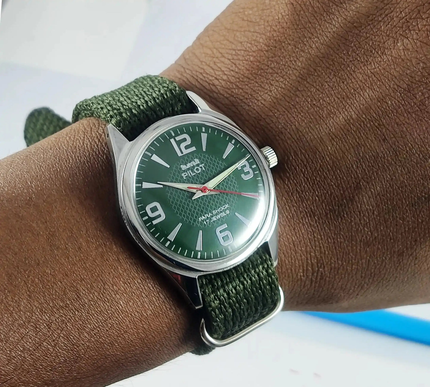 HMT Pilot Para Shock 17 Jewels Green Dial Mechanical Handwinding Discover-Diamonds Physical