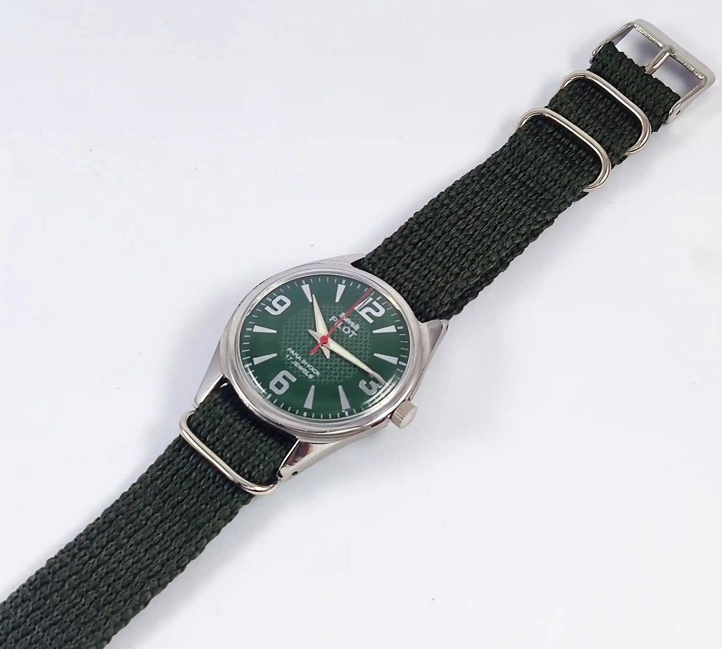 HMT Pilot Para Shock 17 Jewels Green Dial Mechanical Handwinding Discover-Diamonds Physical