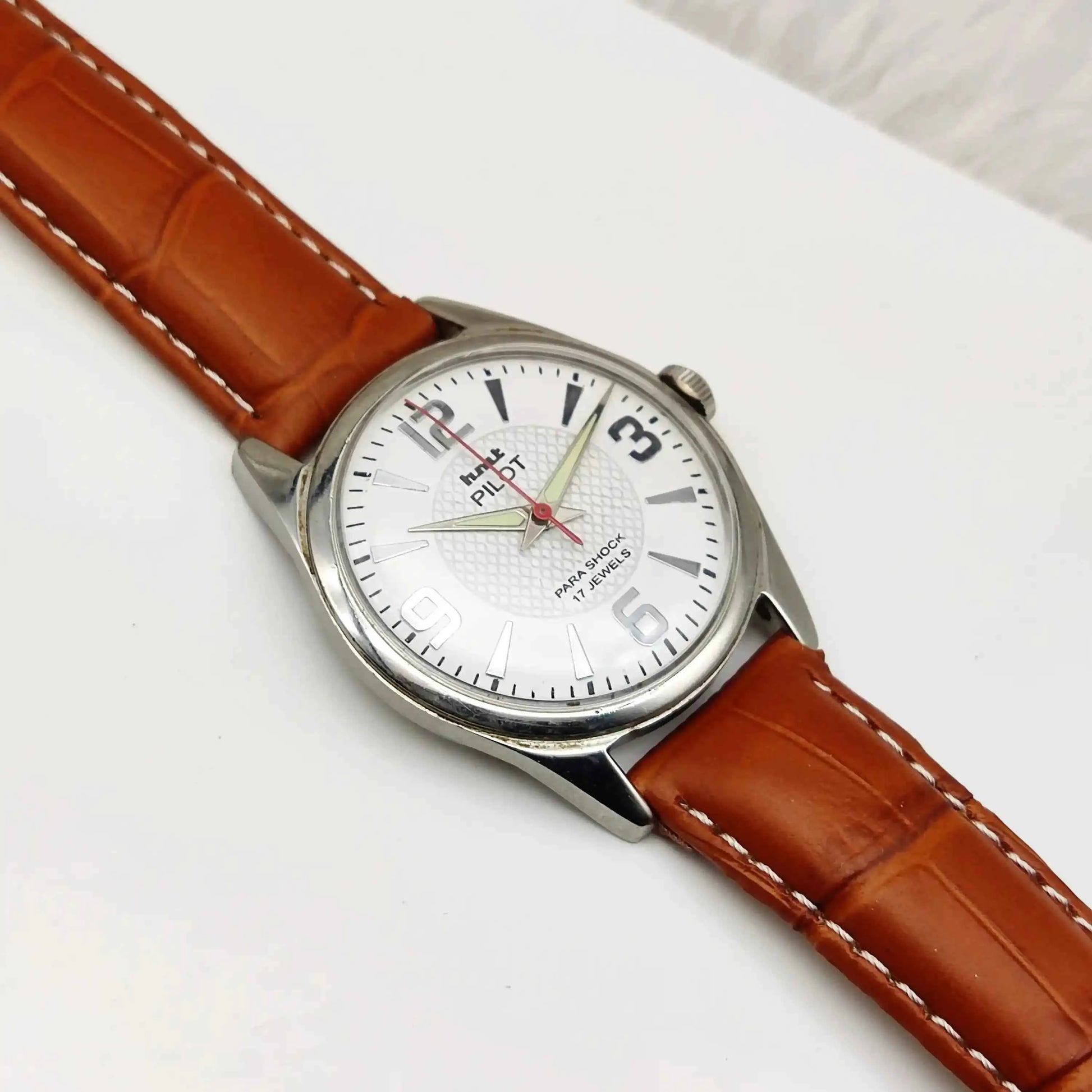 HMT Pilot White English Numerals Dial 17 Jewels Mechanical Handwinding 0231