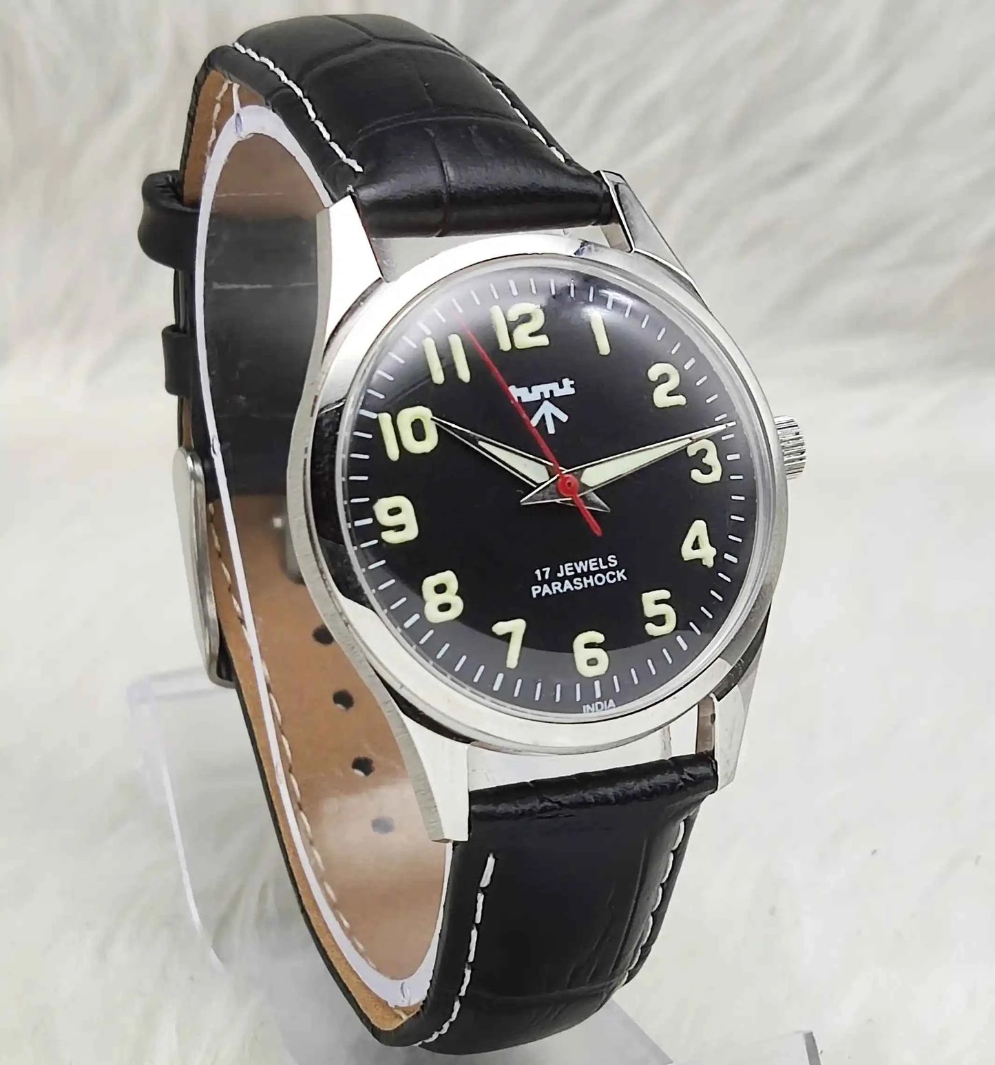 HMT Glow In The Dark Black Dial English Numerals Handwinding 17 Jewels