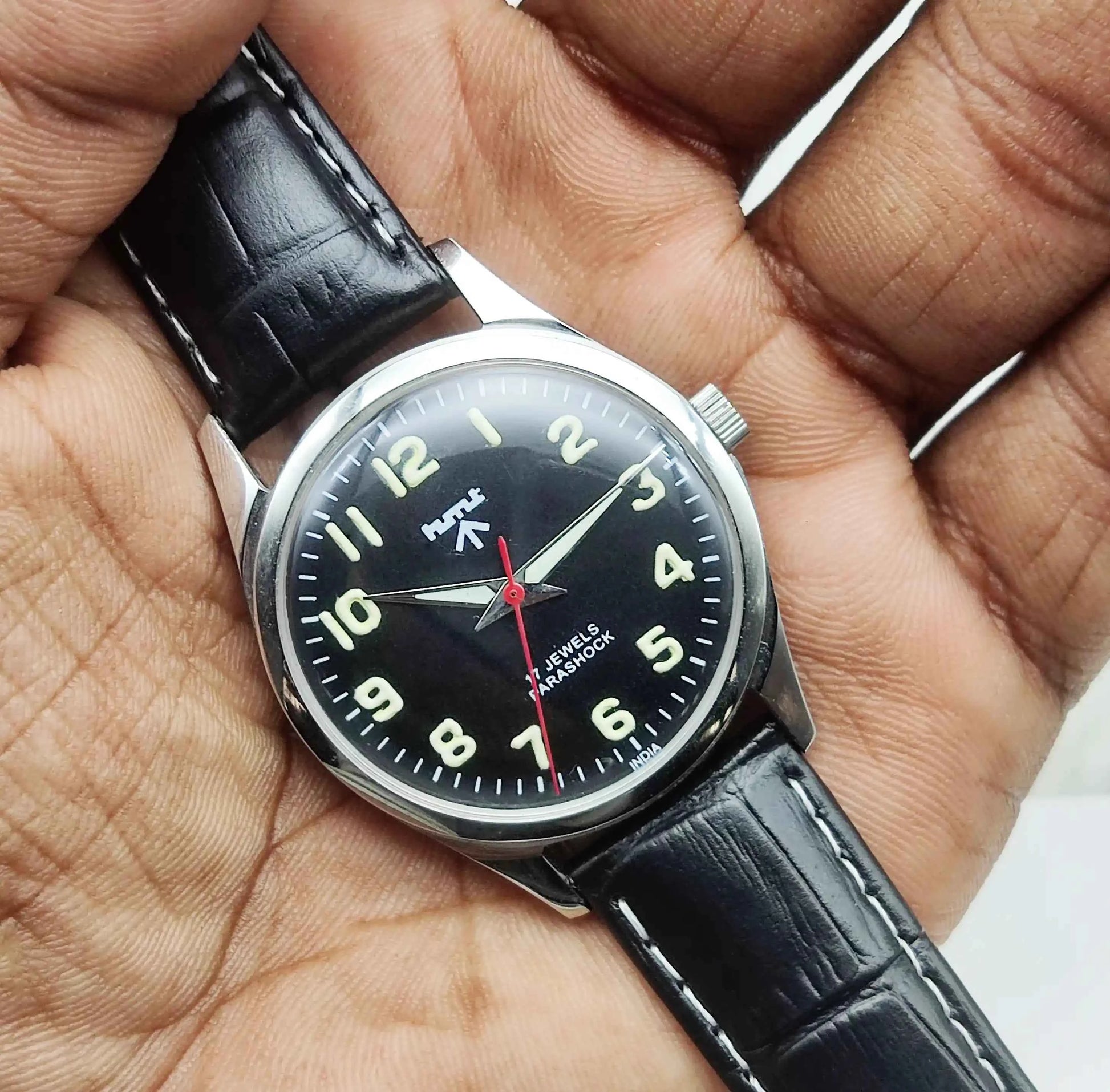 HMT Glow In The Dark Black Dial English Numerals Handwinding 17 Jewels