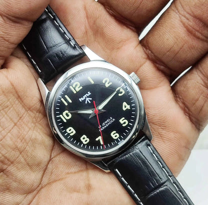 HMT Glow In The Dark Black Dial English Numerals Handwinding 17 Jewels