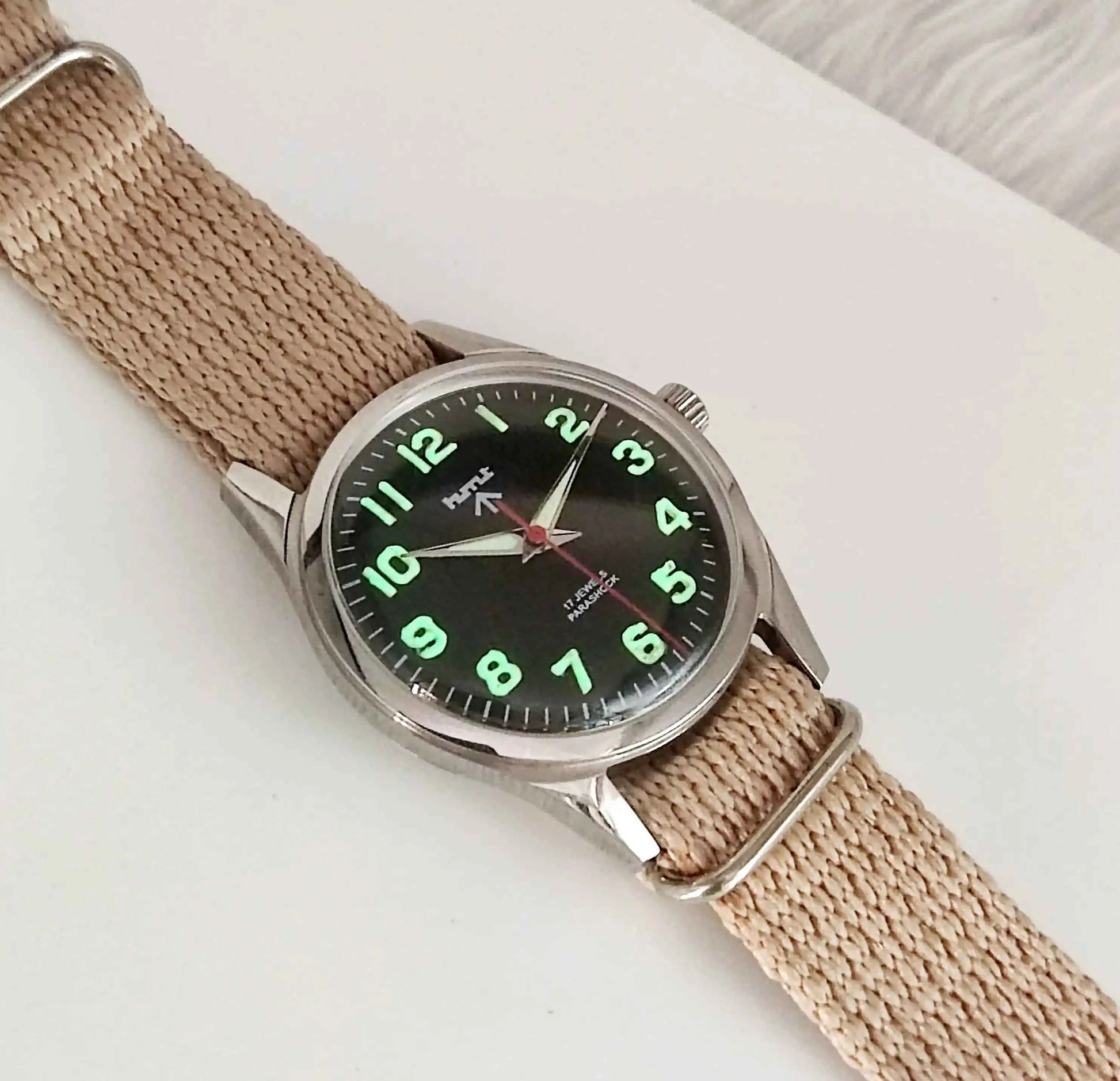 HMT Handwinding Glow In The Dark Black Dial English Numerals Men's Watch