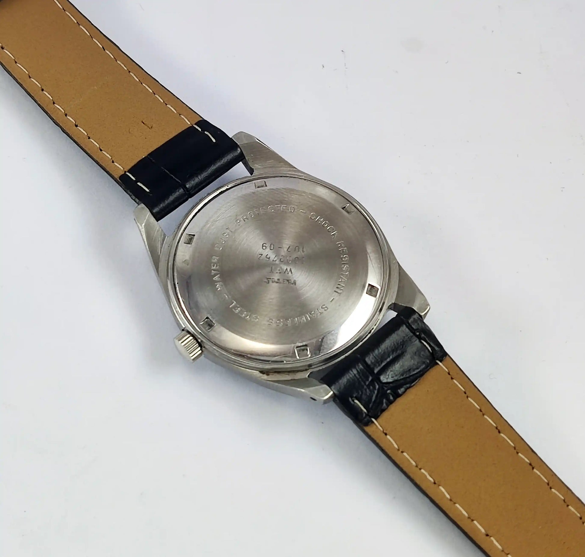 HMT Janata Para Shock 17 Jewels Apple Green Dial Handwinding Discover-Diamonds