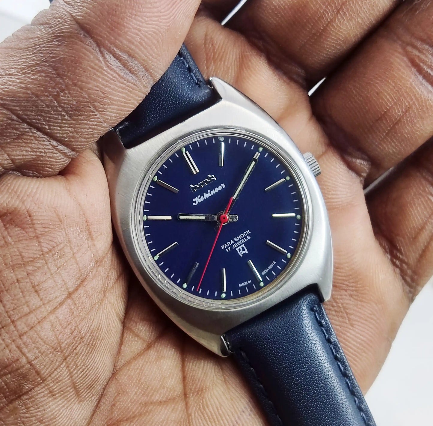 HMT Kohinoor Devanagari Font Green Dial 17 Jewels Para Shock Discover-Diamonds