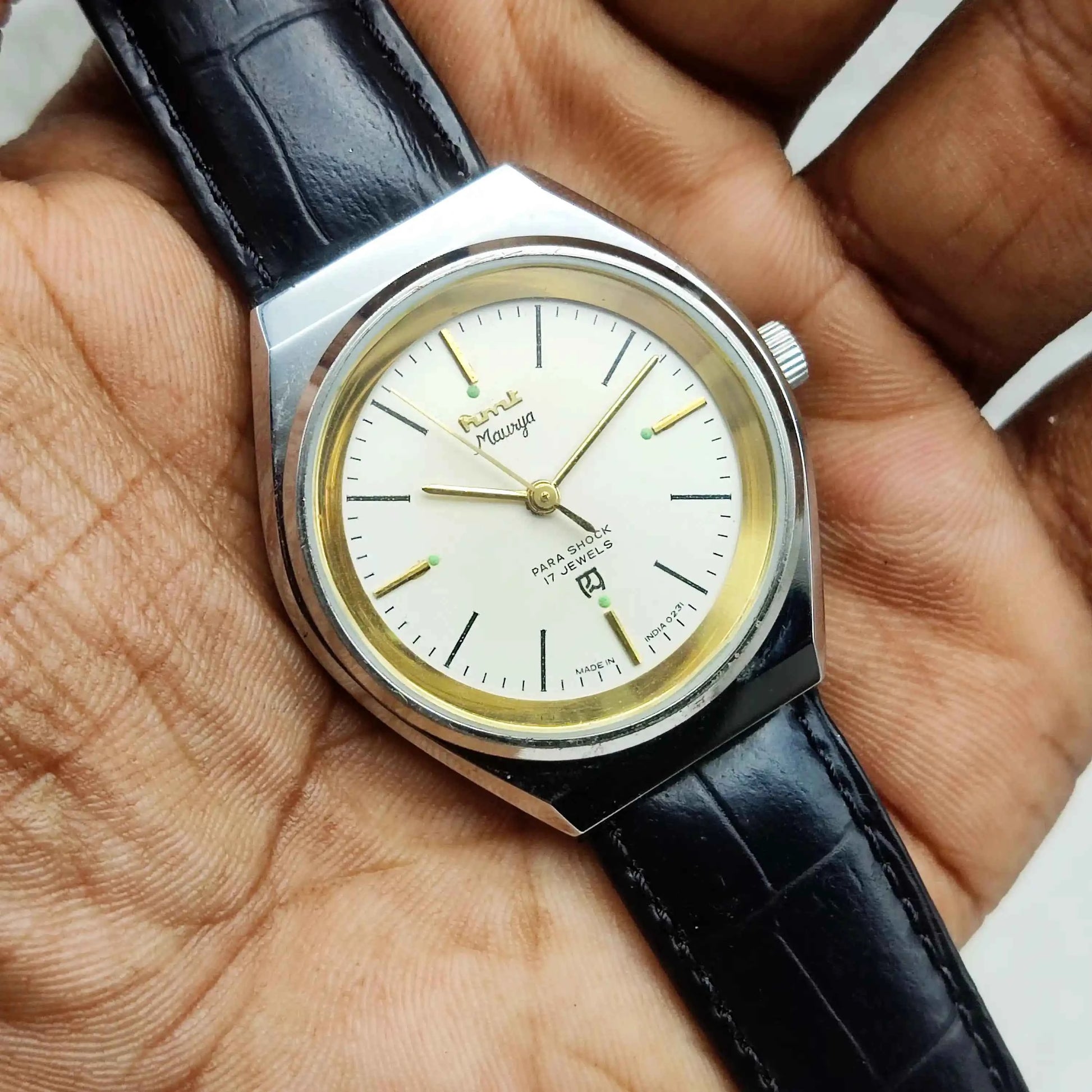 HMT Maurya Pearl Dial Handwinding Watch 17 Jewels and Stick Indices