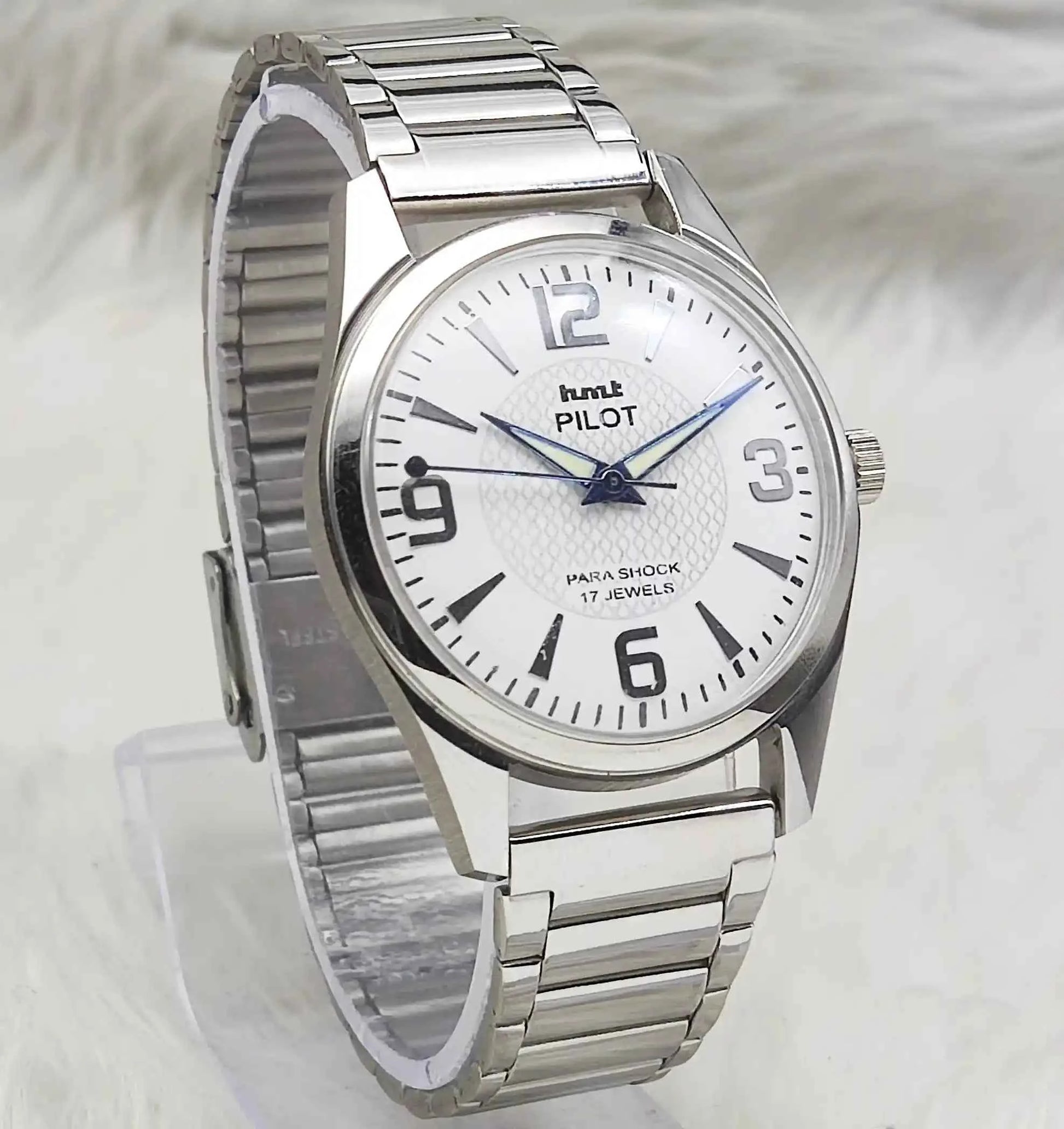 HMT Pilot White Dial 17 Jewels Mechanical Handwinding Watch Stick Numerals Indices