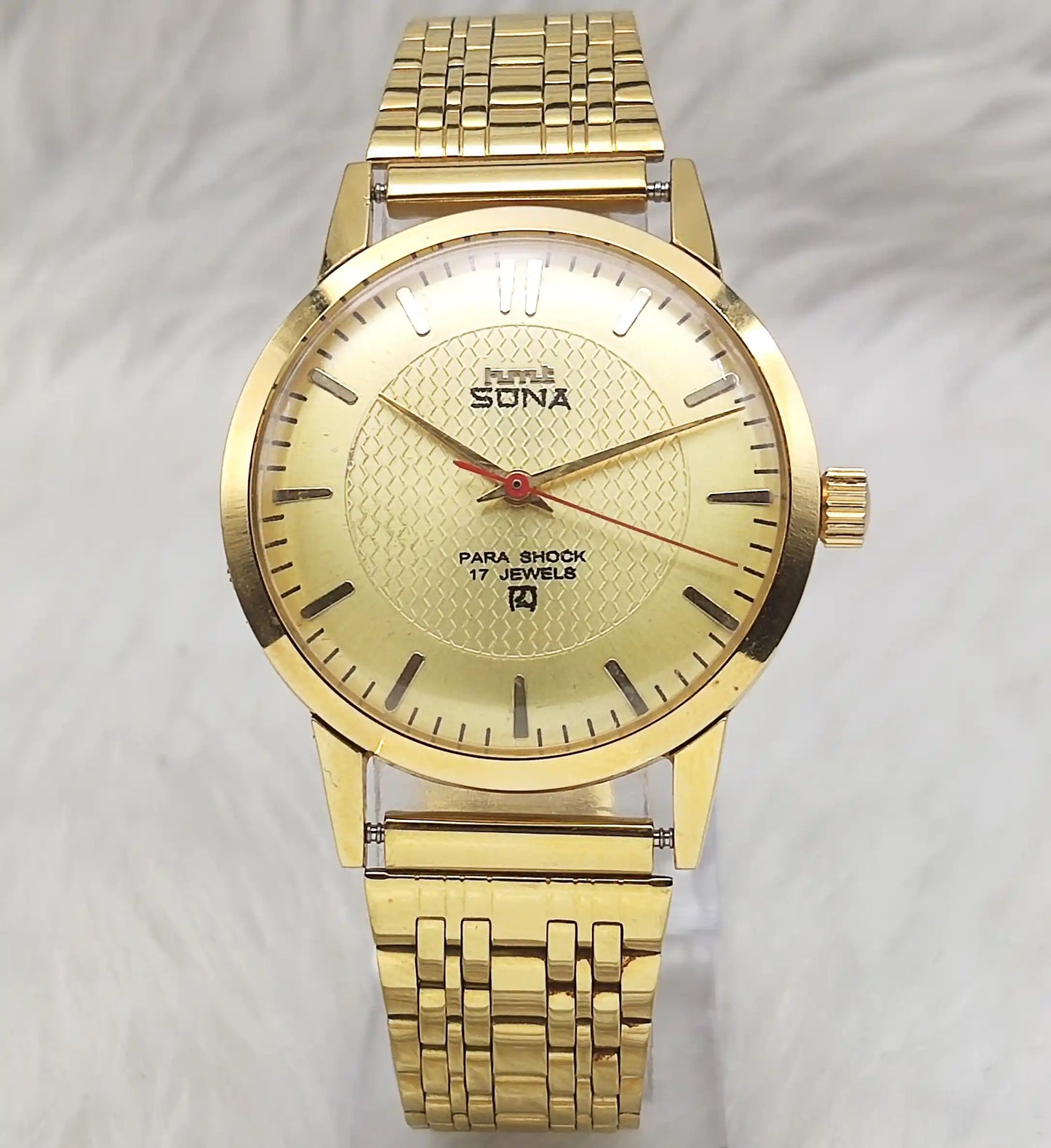HMT Sona 17 Jewels Golden Dial With Stick Indices Handwinding Watch