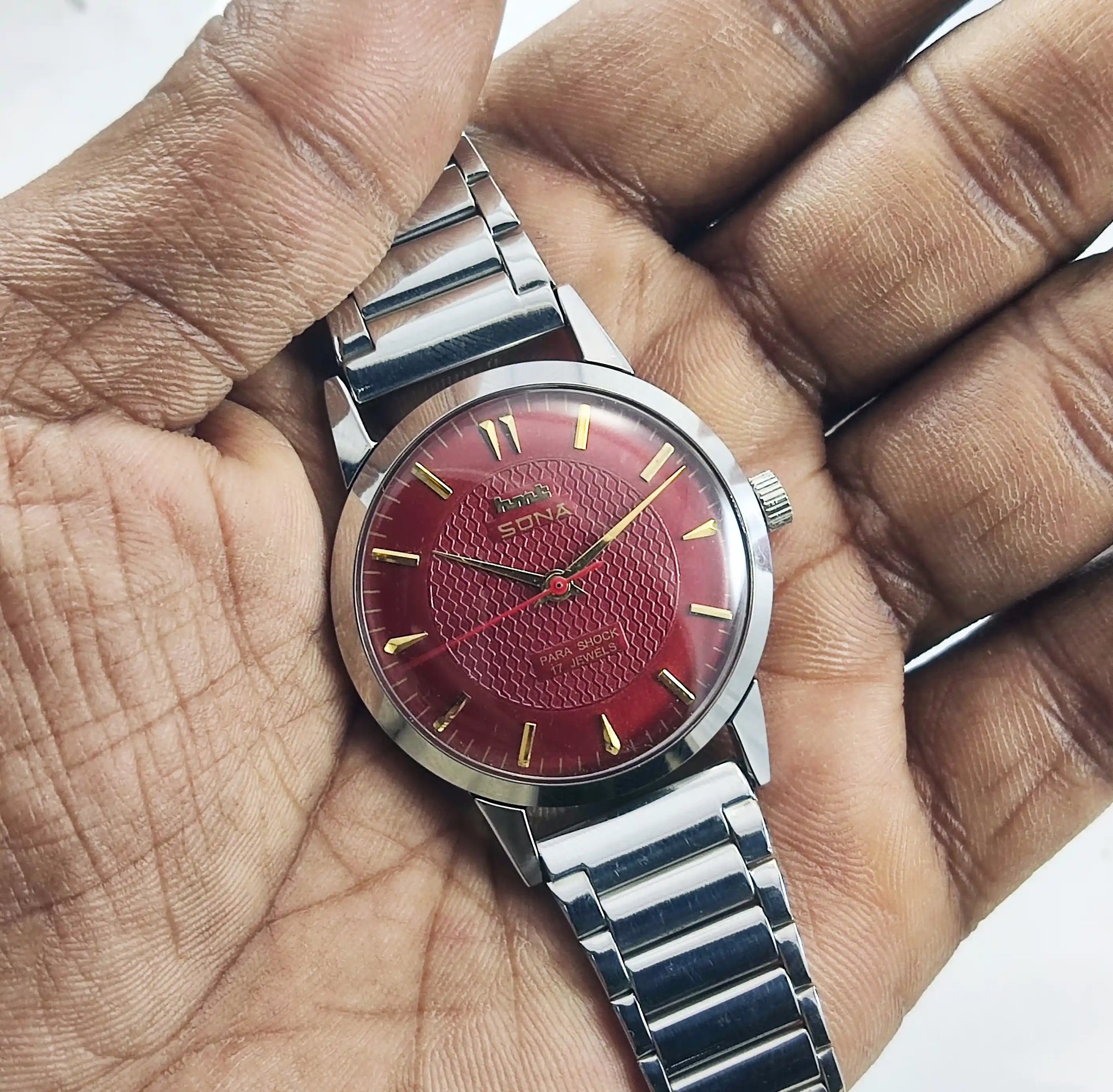 HMT Sona Para Shock 17 Jewels Maroon Dial Handwinding 0231 - Discover-Diamonds