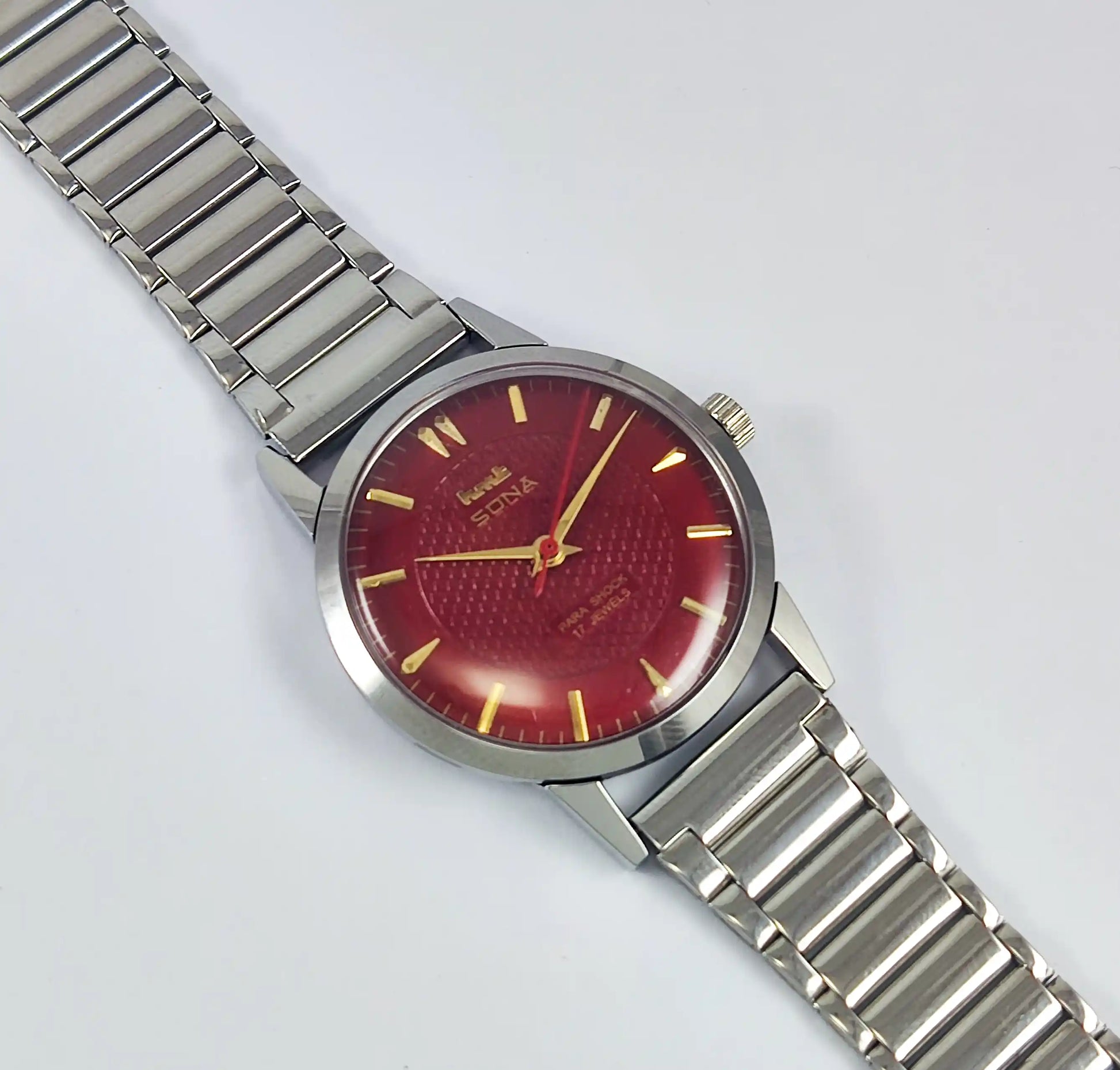 HMT Sona Para Shock 17 Jewels Maroon Dial Handwinding 0231 - Discover-Diamonds