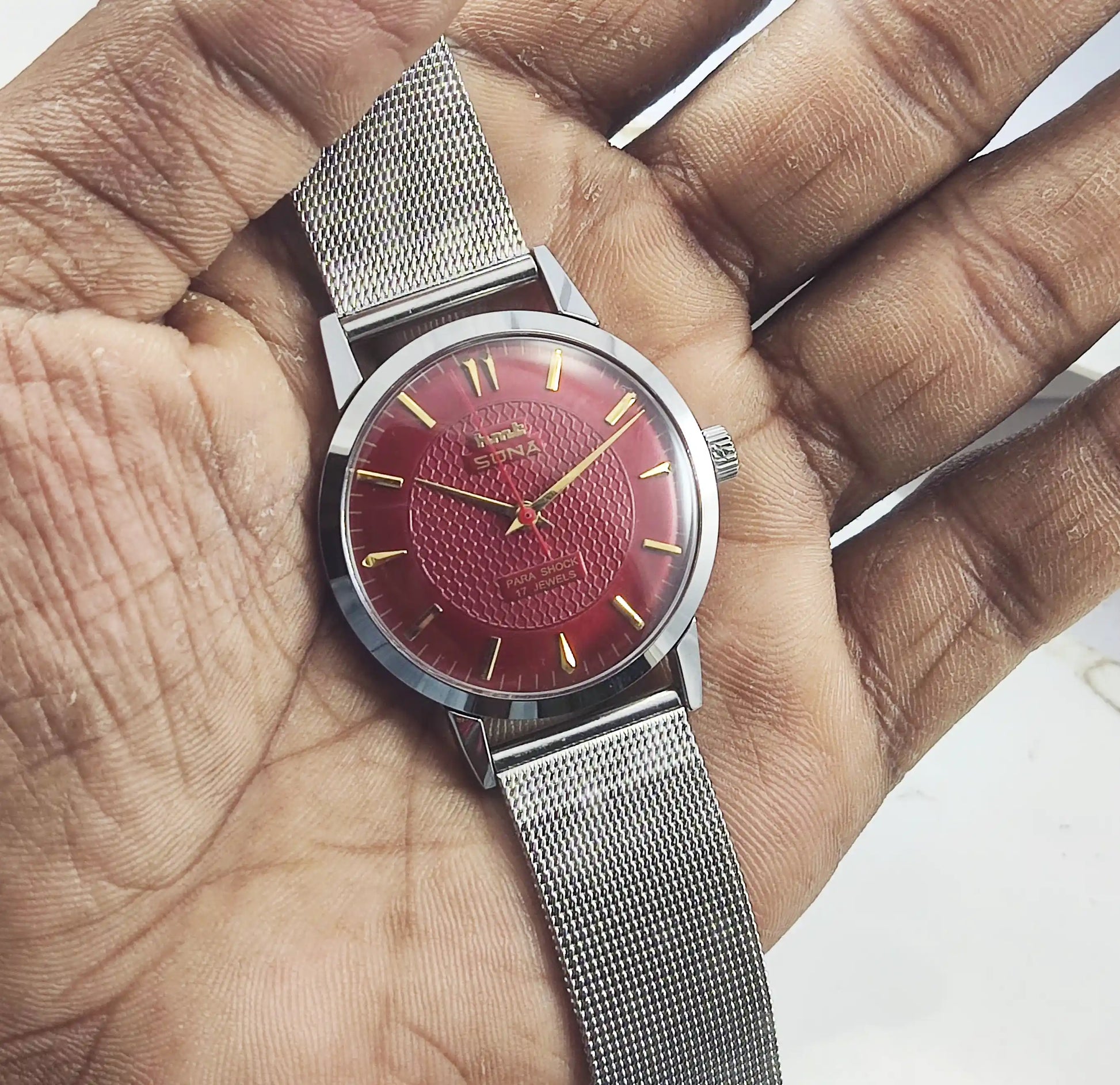 HMT Sona Para Shock 17 Jewels Maroon Dial Handwinding - Discover-Diamonds