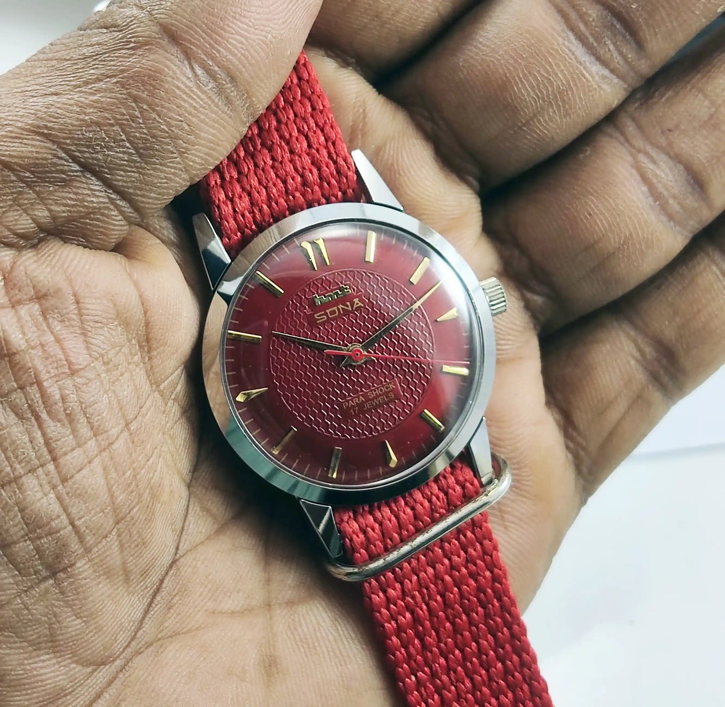 HMT Sona Para Shock 17 Jewels Maroon Dial Mechanical Handwinding 0231 - Discover-Diamonds