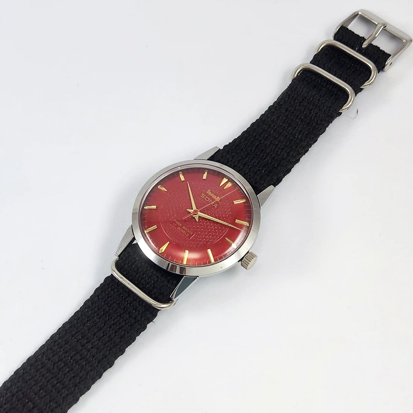 HMT Sona Para Shock 17 Jewels Maroon Dial Mechanical Handwinding 0231 - Discover-Diamonds