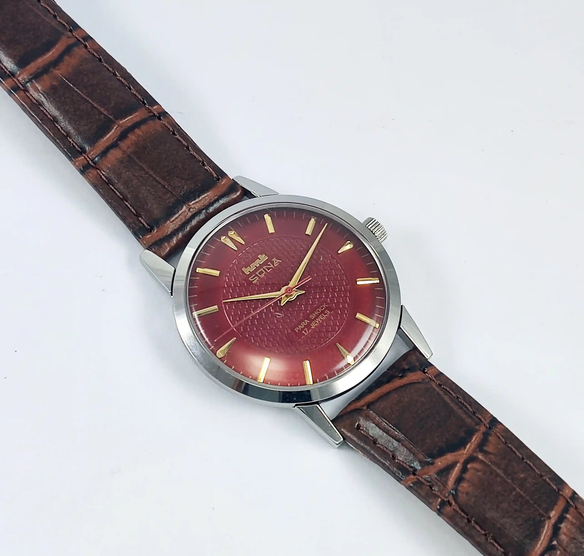 HMT Sona Para Shock 17 Jewels Maroon Dial Mechanical Handwinding Watch 0231 - Discover-Diamonds