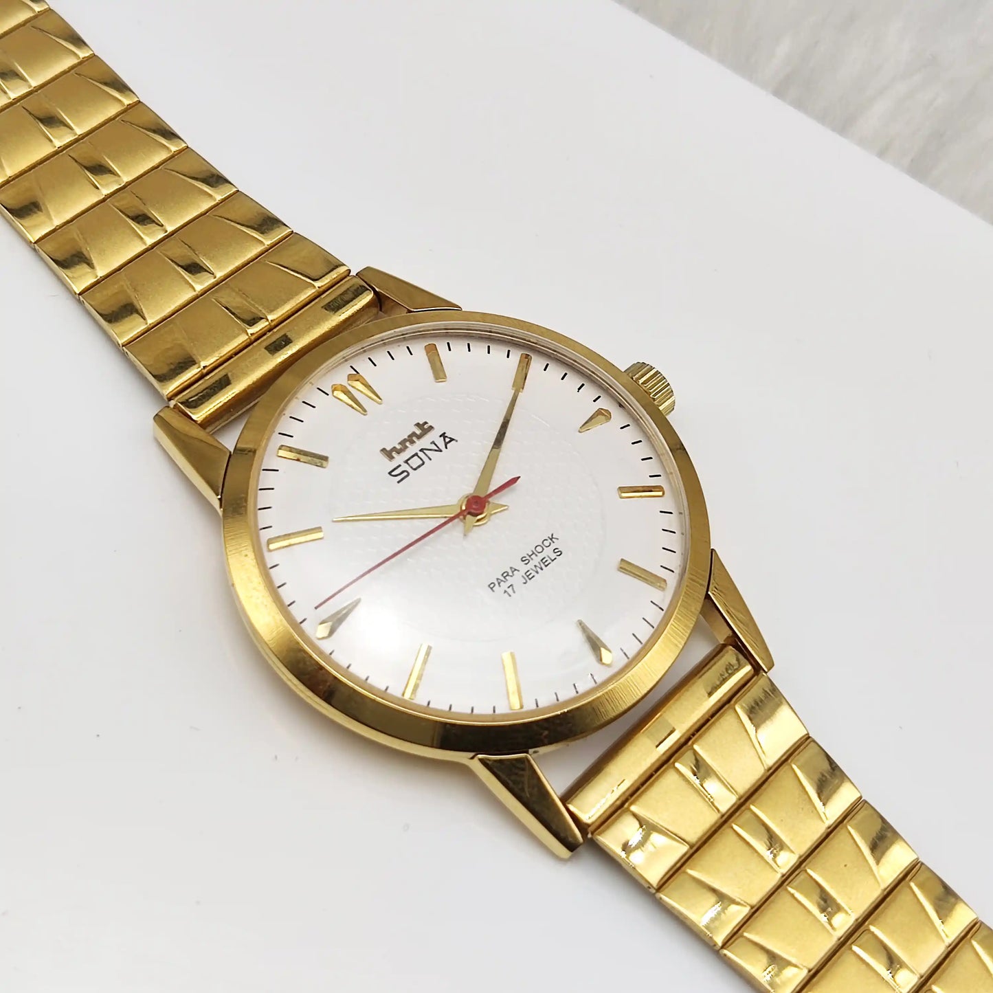 HMT Sona White Watch - Handwinding Men's Timepiece with 17 Jewels