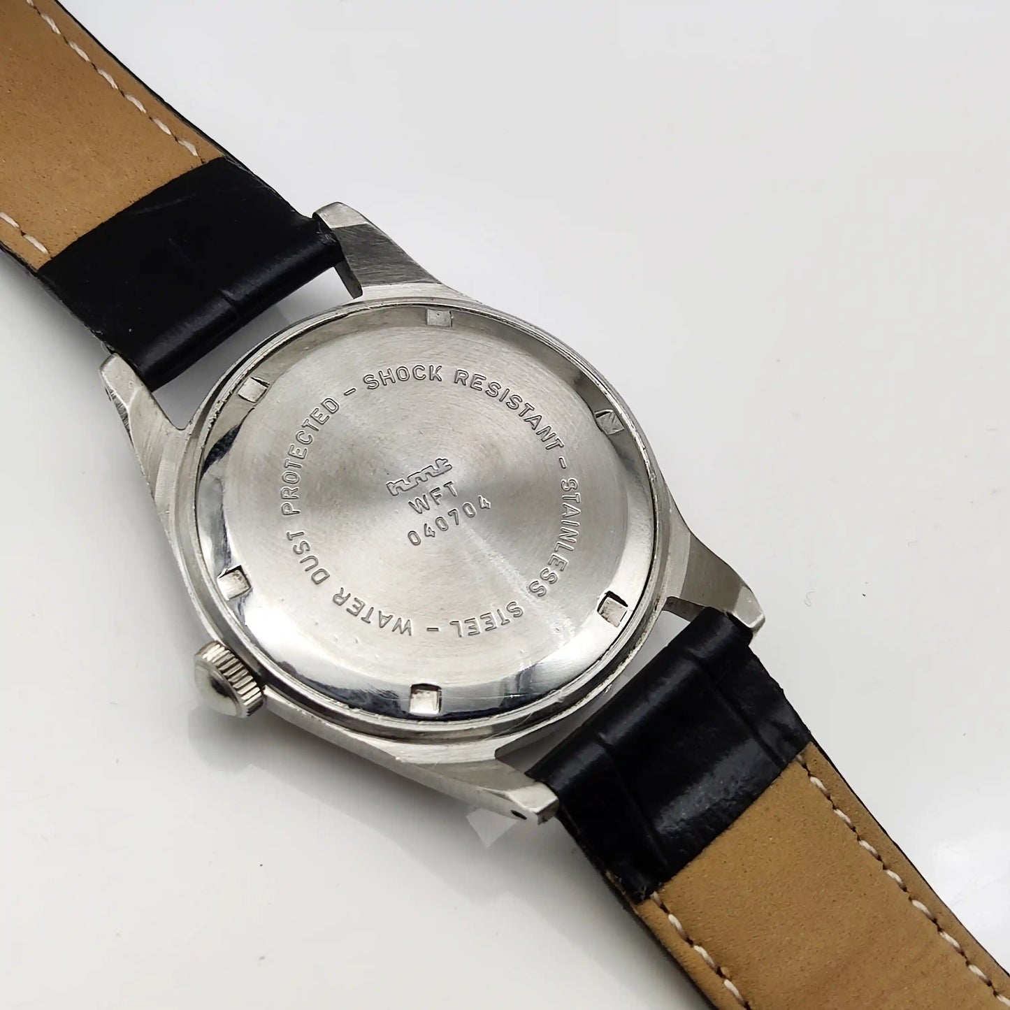 HMT Tamil Numerals 17 Jewels and Red Dial - Handwinding Design watch