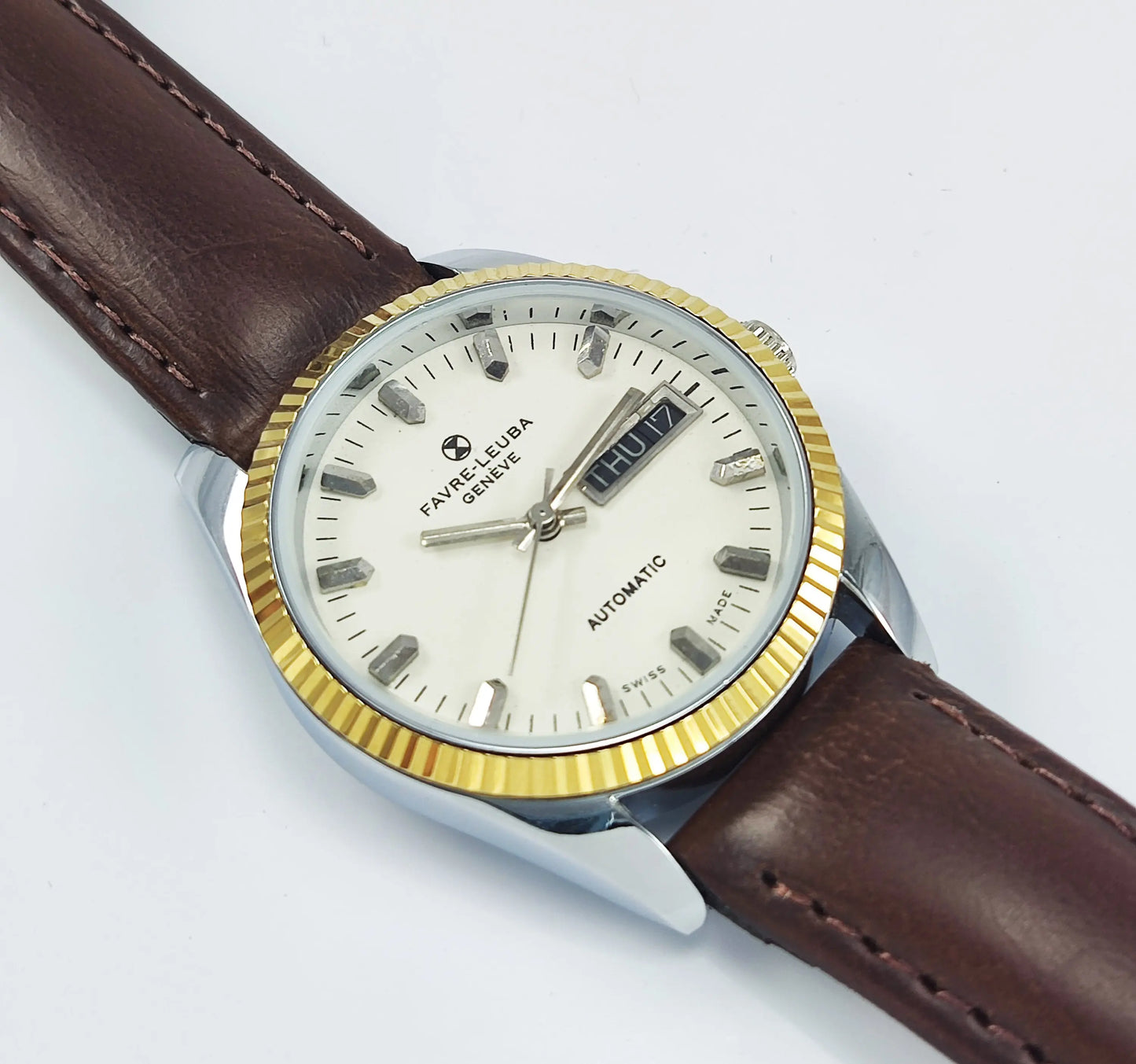 Favre-Leuba Geneve White Dial Swiss Made 2066 Automatic Movement 17 Jewels Day-Date Function Golden Bezel Men's Wrist Watch Discover-Diamonds