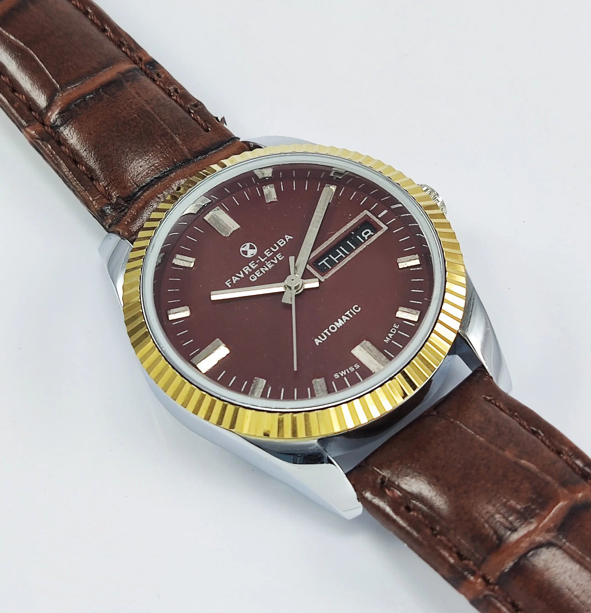 Favre-Leuba Geneve Marron Color Dial Swiss Made 2066 Automatic Movement 17 Jewels Day-Date Golden Bezel Men's Wrist Watch Discover-Diamonds