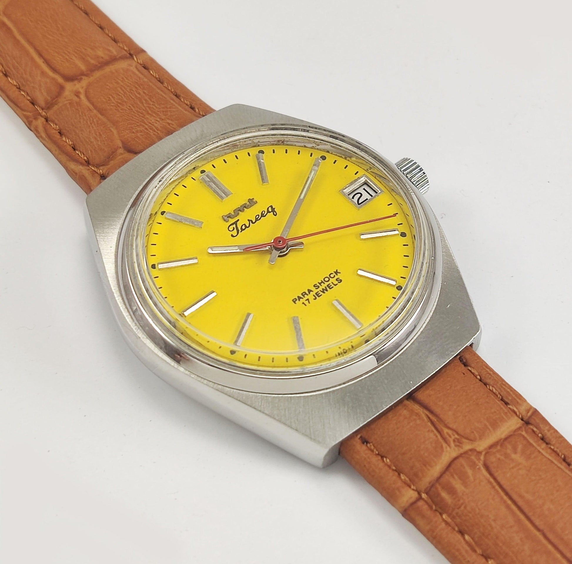 HMT Tareeq Para Shock 17 Jewels Yellow Dial Date Function Mechanical Hand winding Men's Wrist Watch - Discover-Diamonds