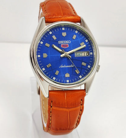 Seiko 5 Navy Blue Color Dial Day-Date Function 17 Jewels Men's Automatic Wrist Watch 7009A Discover-Diamonds