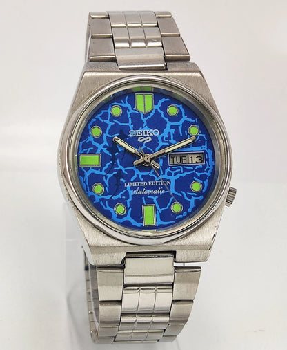 Seiko 5 Automatic Blue Color Dial 17 Jewels Japan Made Day-Date Functions Men's Wrist Watch 7009A Discover-Diamonds