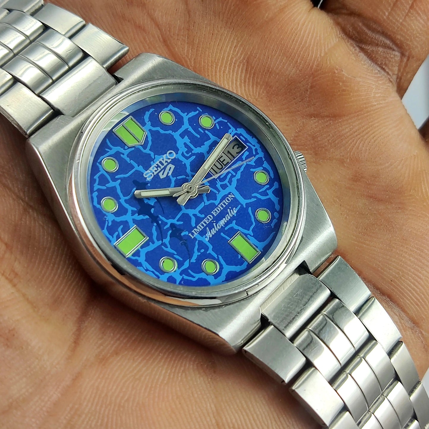 Seiko 5 Automatic Blue Color Dial 17 Jewels Japan Made Day-Date Functions Men's Wrist Watch 7009A Discover-Diamonds