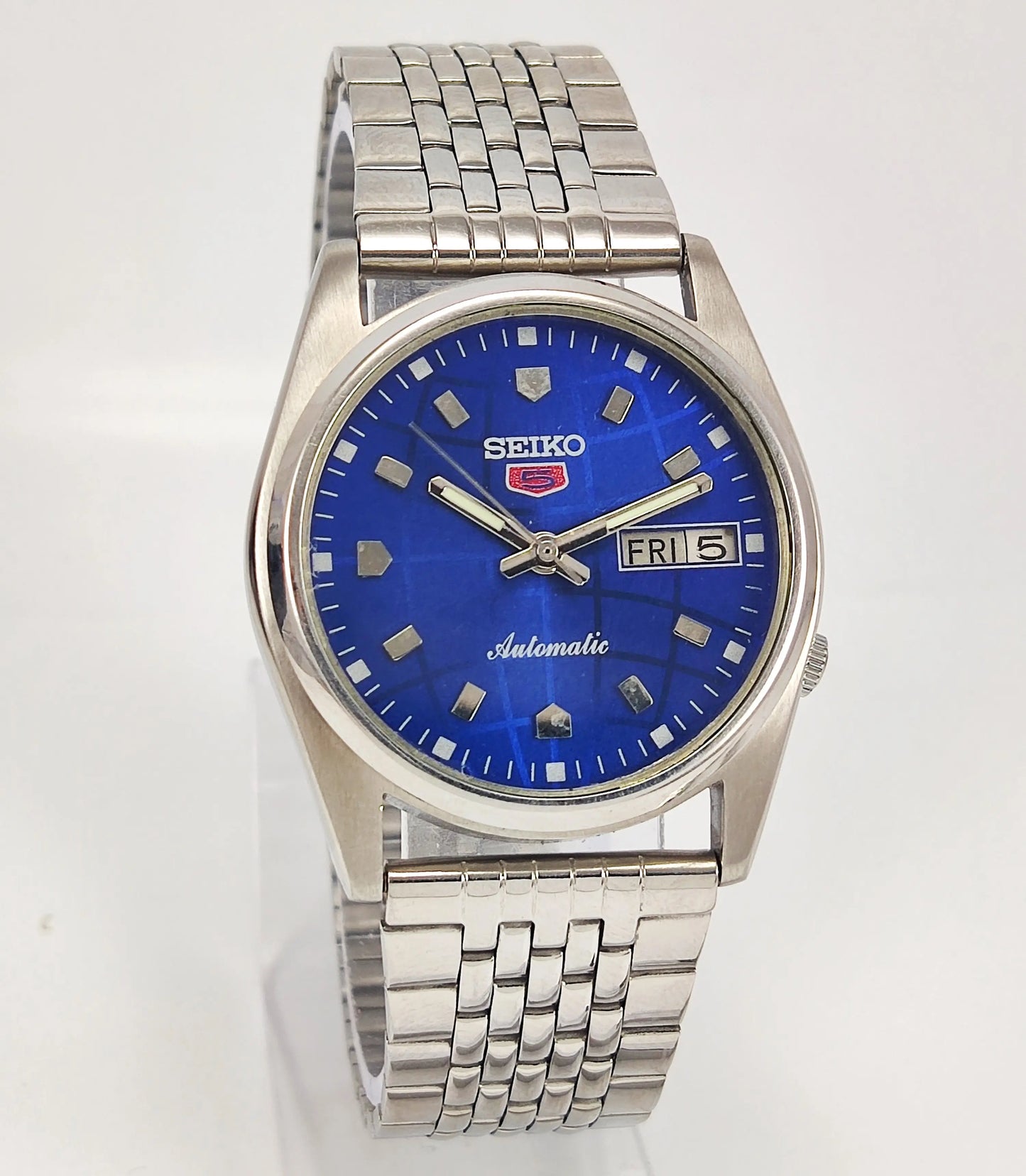 Seiko 5 Sky Blue Color Dial 17 Jewels Mechanical Automatic Movement Day-Date Function Japan Made Men's Wrist Watch 7009A Discover-Diamonds