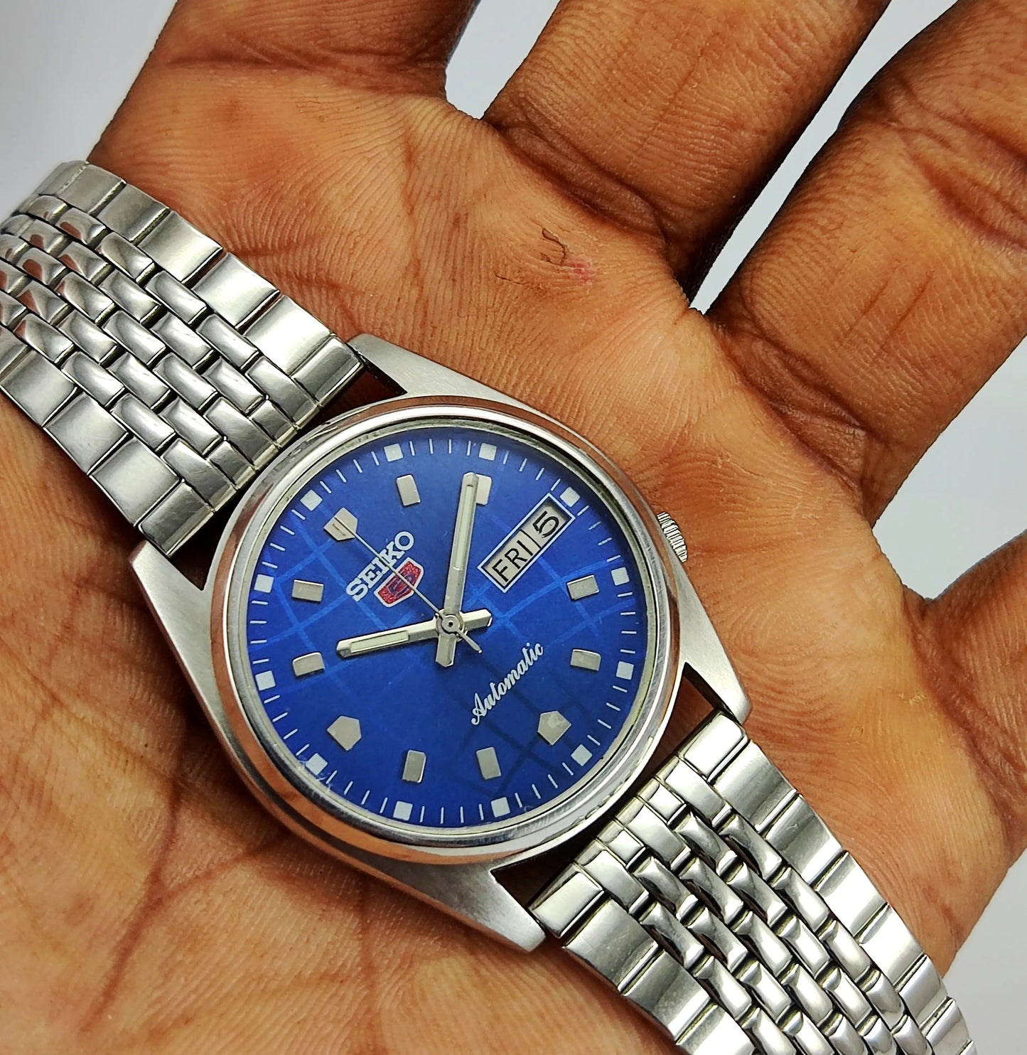 Seiko 5 Sky Blue Color Dial 17 Jewels Mechanical Automatic Movement Day-Date Function Japan Made Men's Wrist Watch 7009A Discover-Diamonds