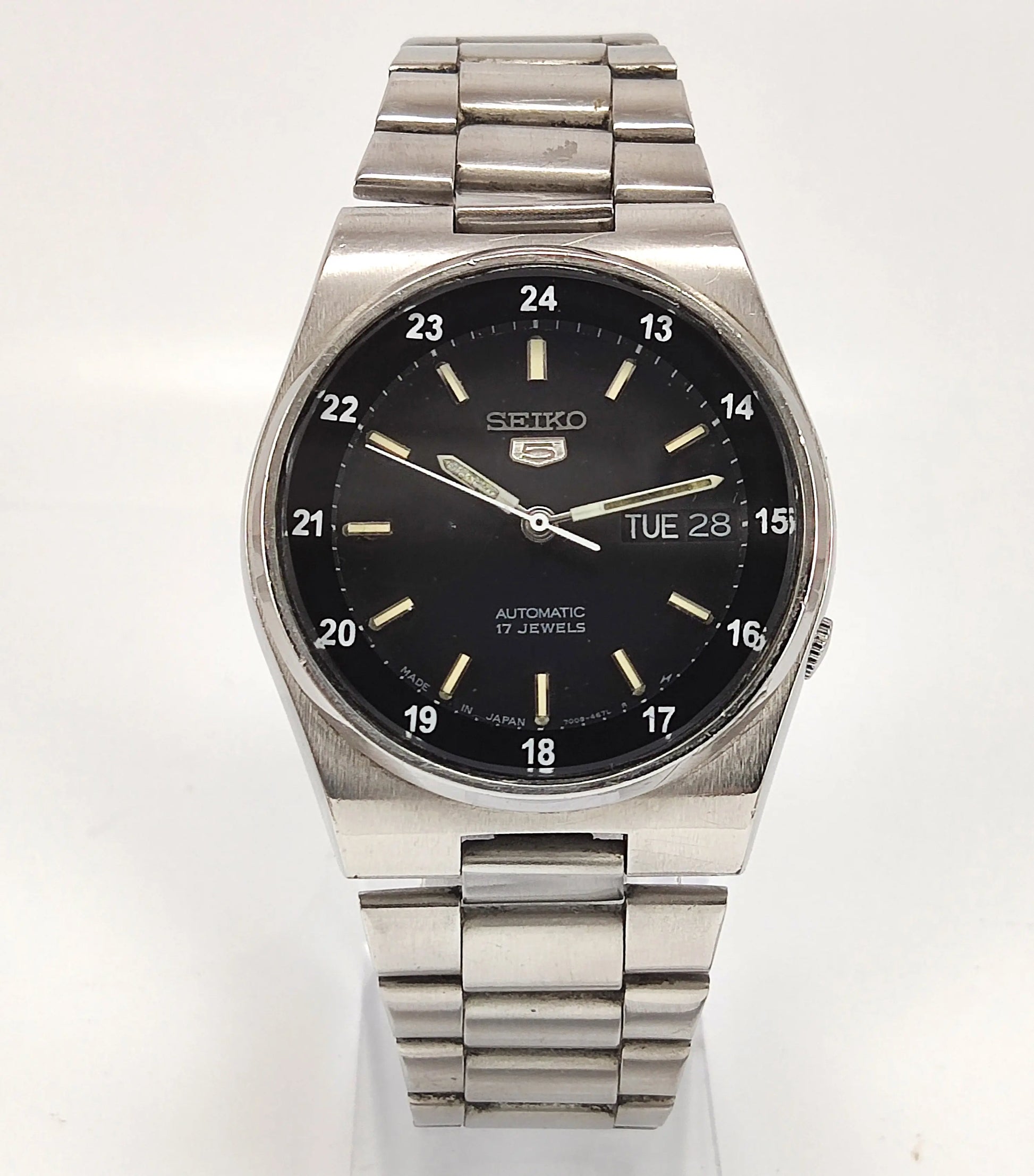 Seiko 5 Black Color Dial 17 Jewels Day Date Function Mechanical Automatic Movement Japan Made Men's Wrist Watch 7009A Discover-Diamonds