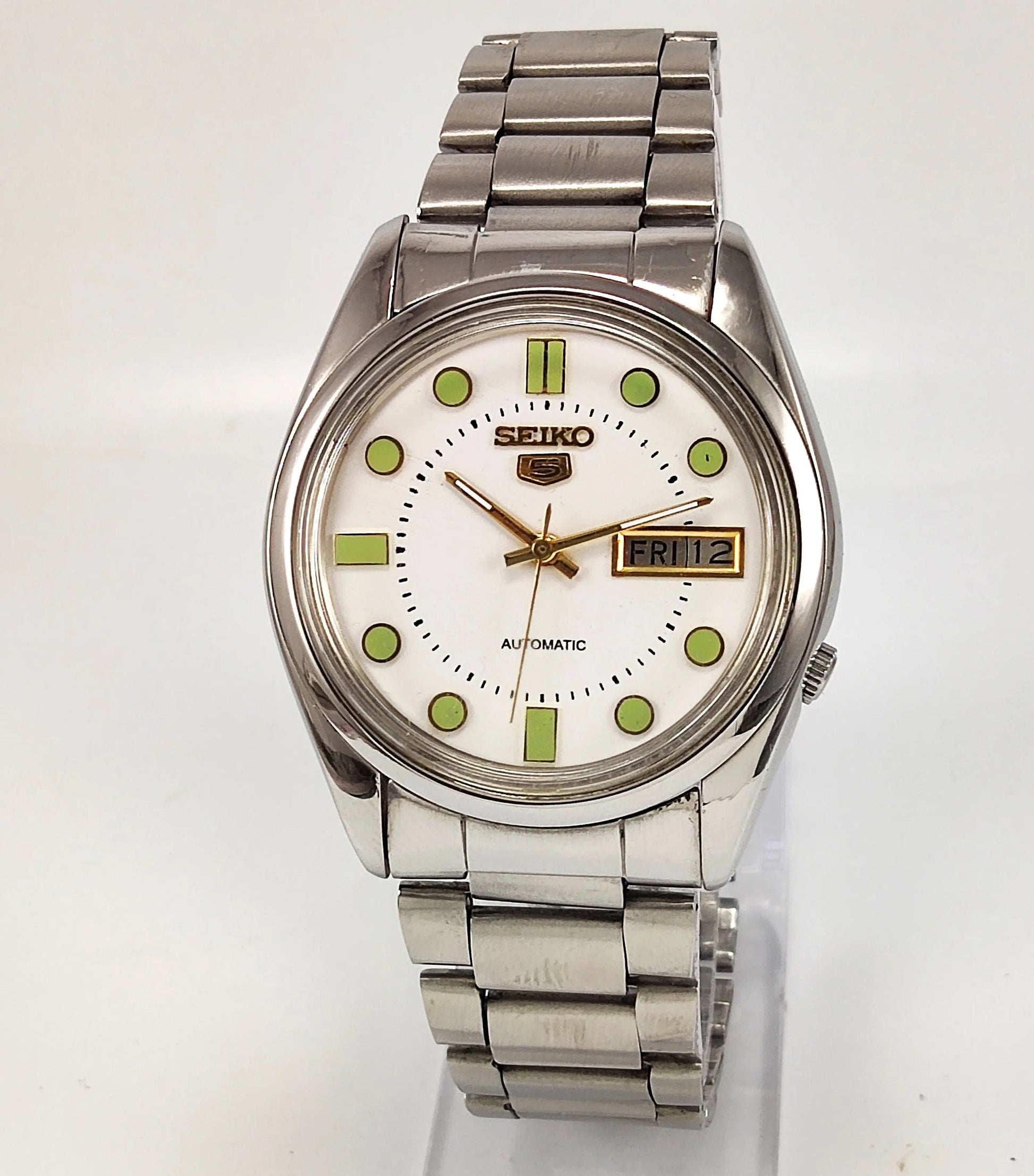 Seiko 5 Automatic White Color Dial 17 Jewels 7009A Day Date Function Japan Made Men's Wrist Watch Discover-Diamonds