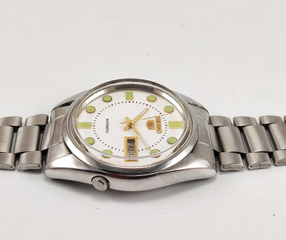 Seiko 5 Automatic White Color Dial 17 Jewels 7009A Day Date Function Japan Made Men's Wrist Watch Discover-Diamonds