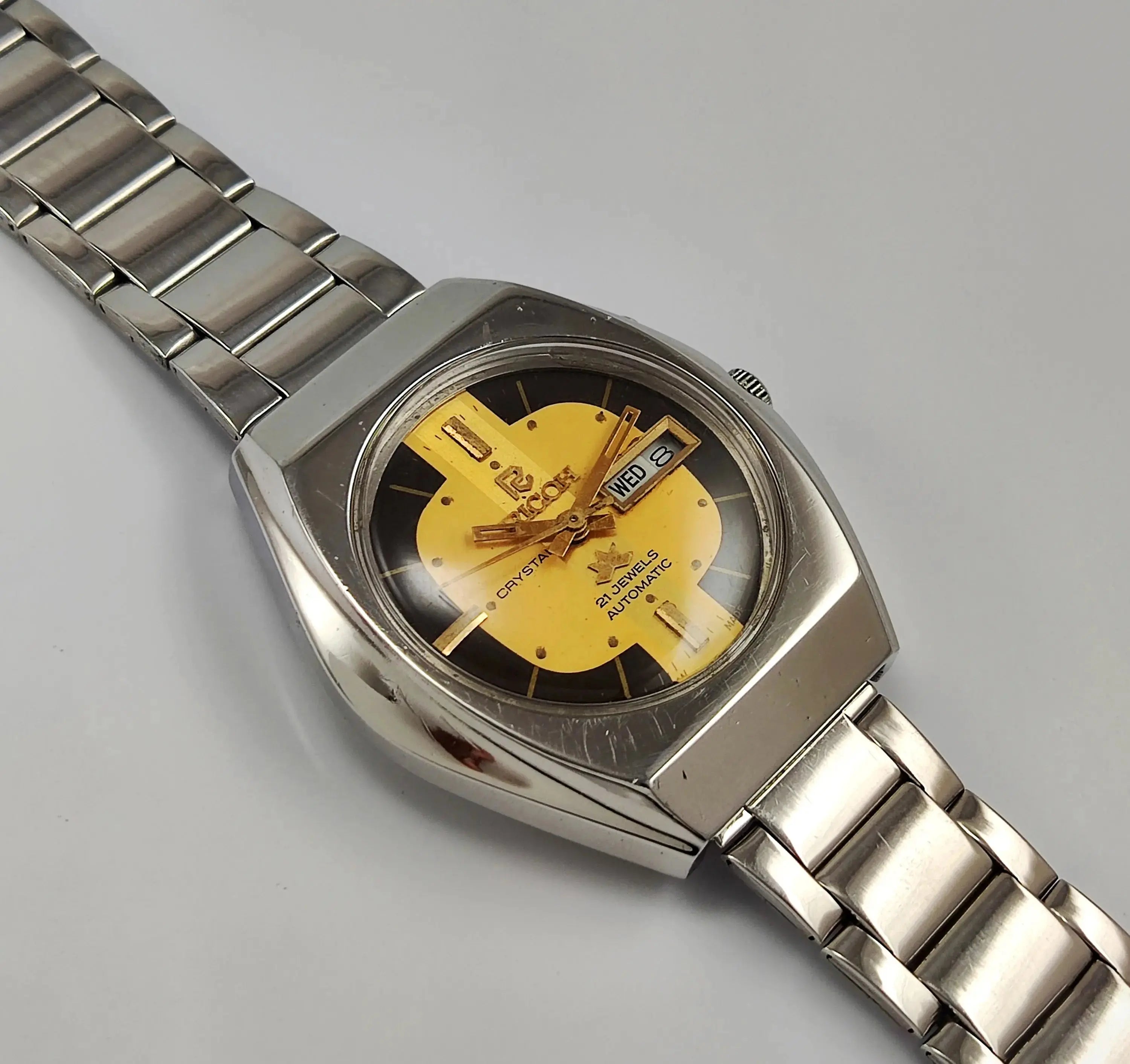 Ricoh Golden Multi-Color 21 Jewels-R31 Day Date Men's Watch