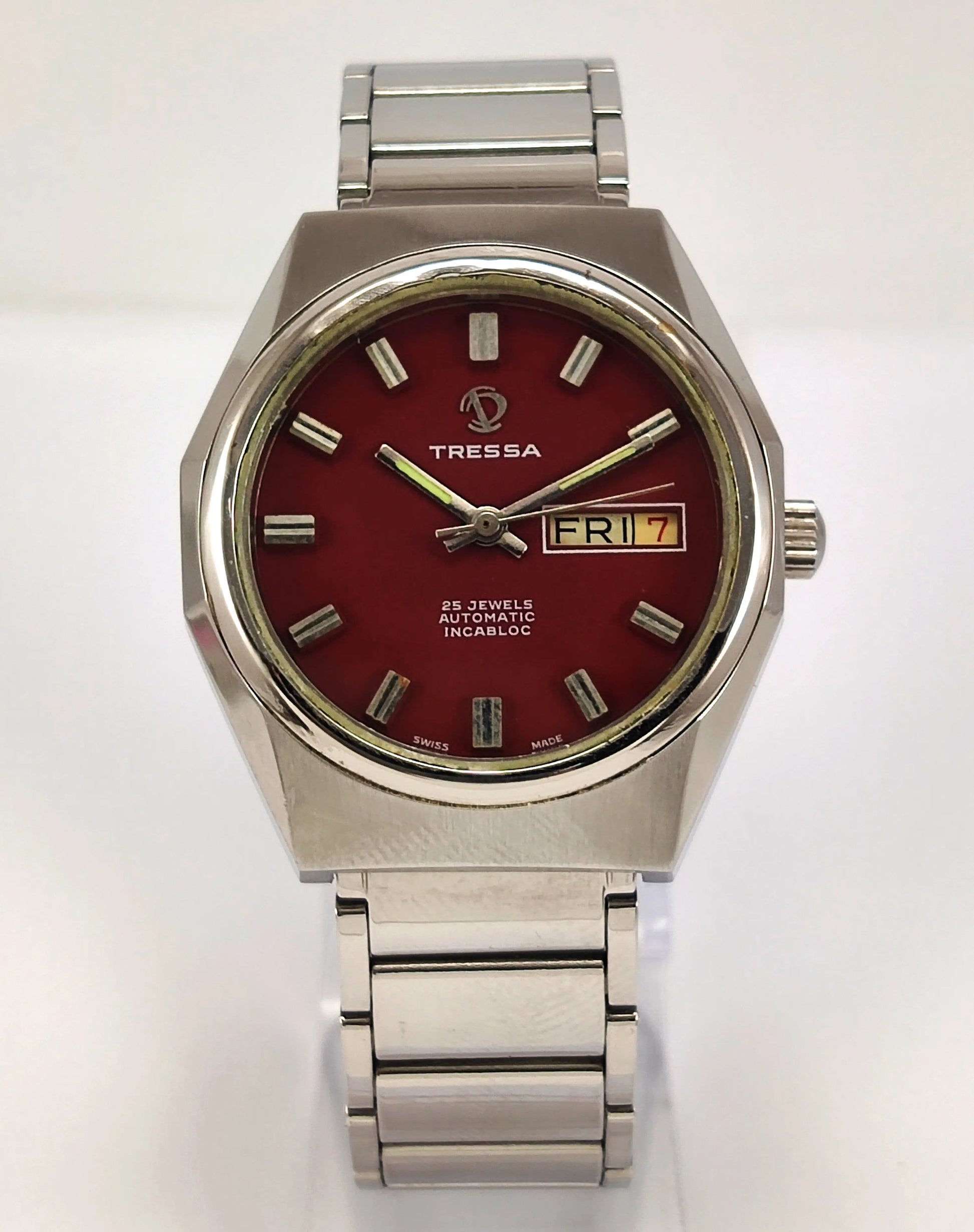 Tressa Maroon Color Dial Day-Date Automatic-2066 Swiss Made Men's Automatic Wrist Watch Discover-Diamonds