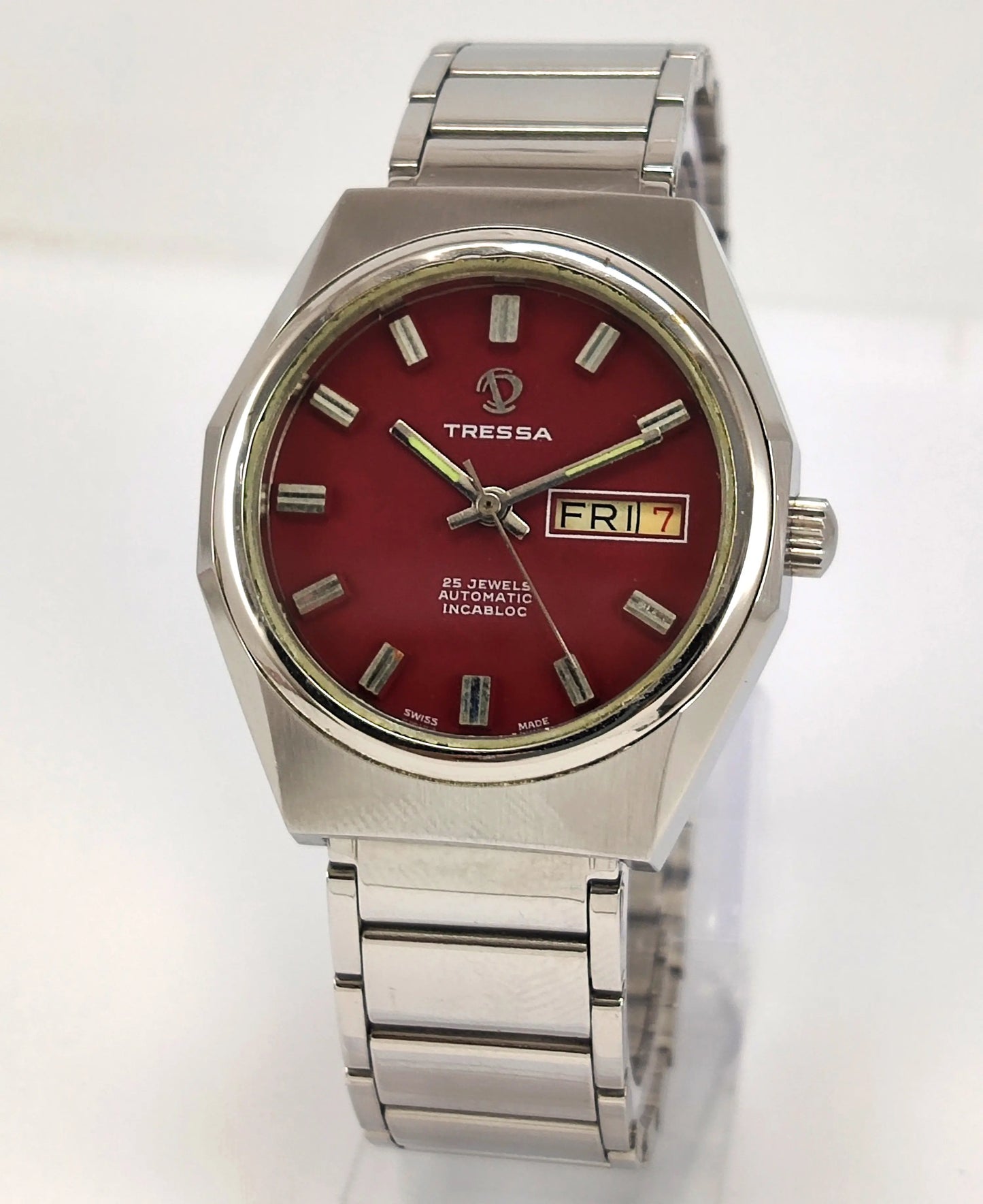 Tressa Maroon Color Dial Day-Date Automatic-2066 Swiss Made Men's Automatic Wrist Watch Discover-Diamonds