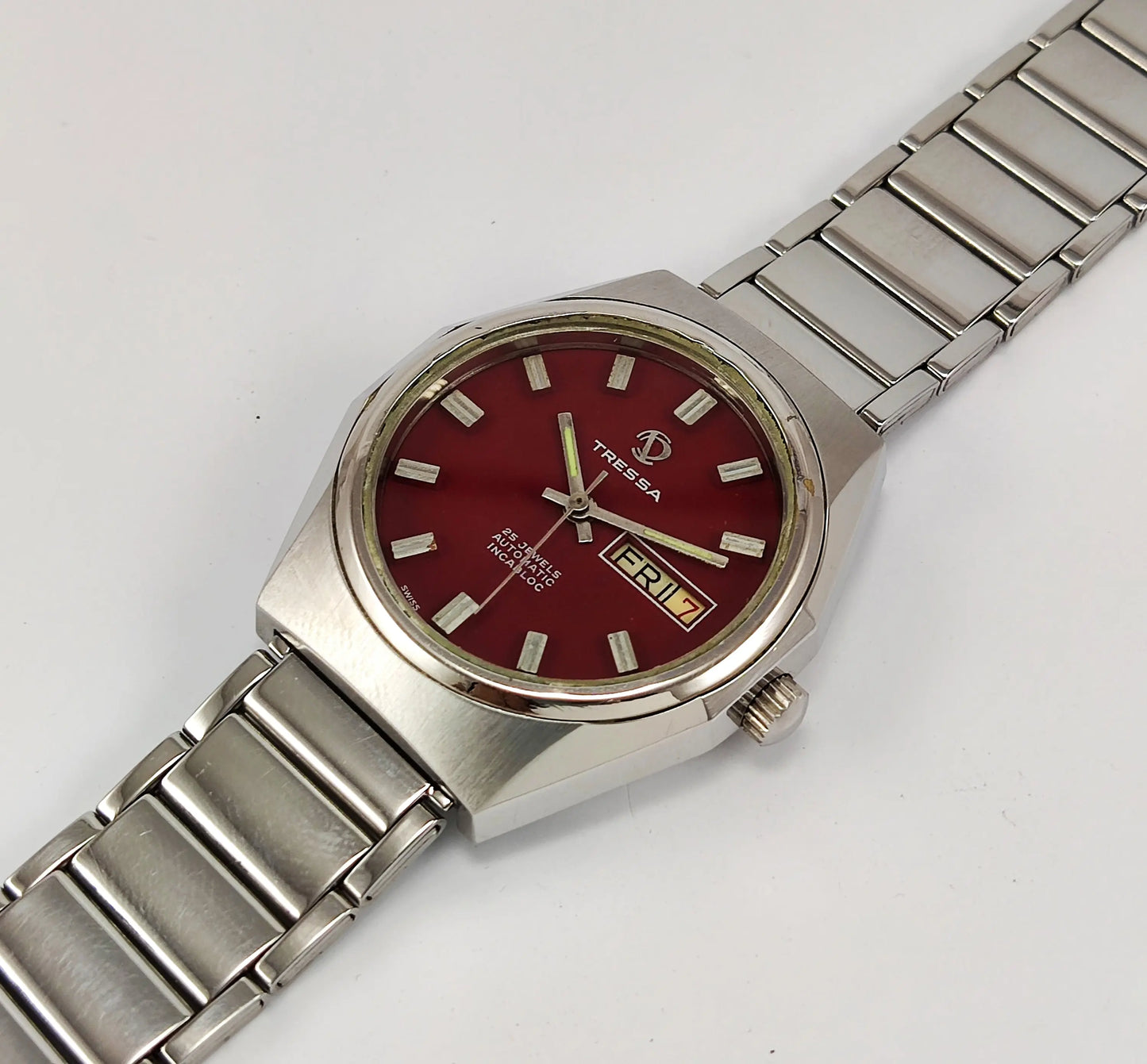 Tressa Maroon Color Dial Day-Date Automatic-2066 Swiss Made Men's Automatic Wrist Watch Discover-Diamonds