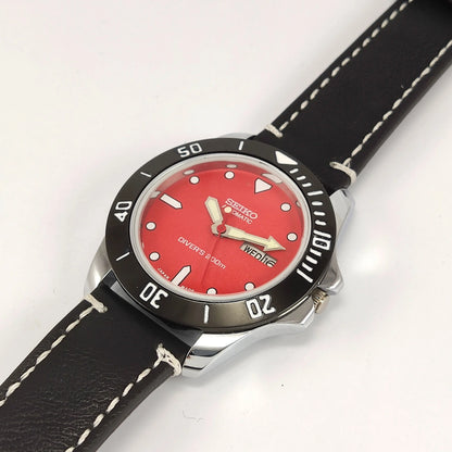 Seiko Automatic-A6319 Red Dial 21 Jewels Day Date Functions Japan Made Men's Mechanical watchWrist Watch Discover-Diamonds