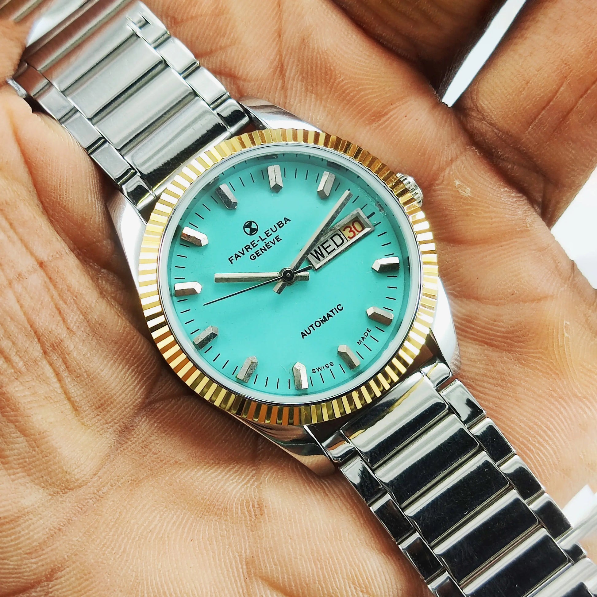 Favre-Leuba Geneve Automatic-2066 Swiss Made Turquoise Color Dial Golden Color Day-Date Function Men's Automatic Wrist Watch Discover Diamonds