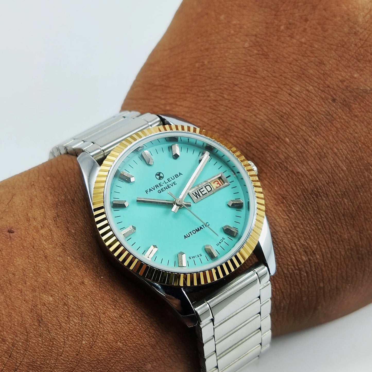 Favre-Leuba Geneve Automatic-2066 Swiss Made Turquoise Color Dial Golden Color Day-Date Function Men's Automatic Wrist Watch Discover Diamonds