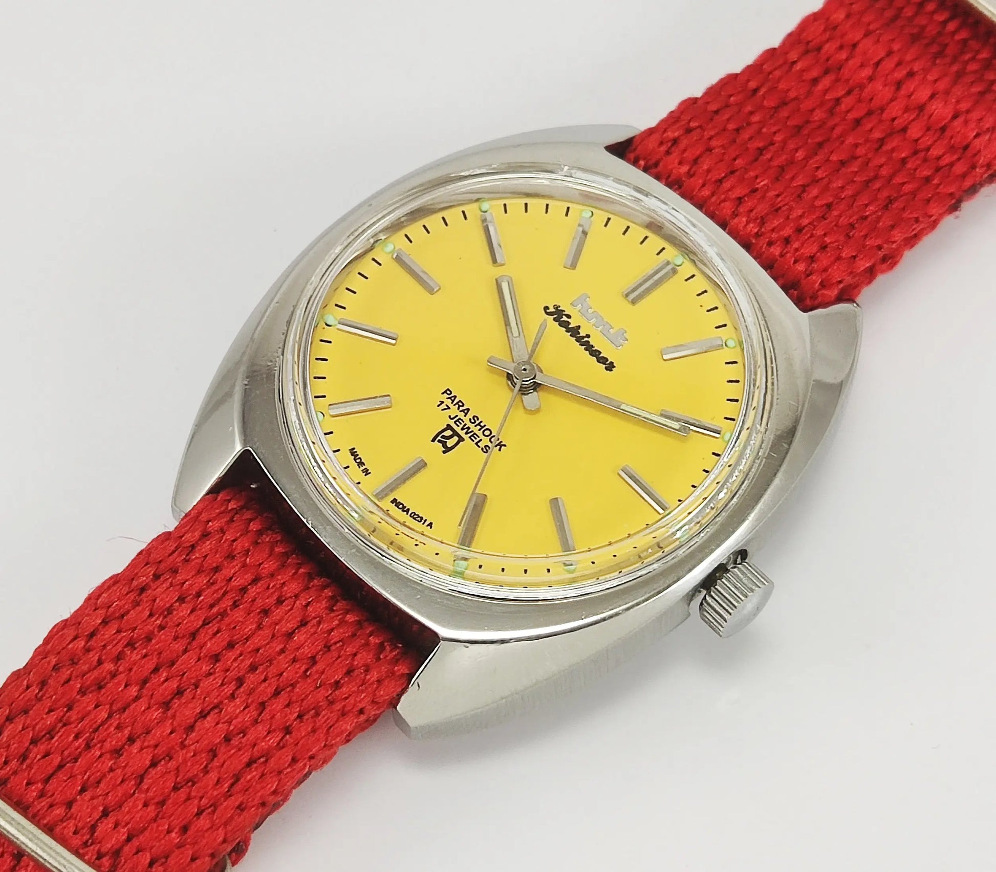 HMT Kohinoor Para Shock 17 Jewels Sun Yellow Dial Mechanical Hand winding Men's Wrist Watch Discover-Diamonds
