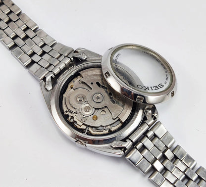 Seiko 5 Mechanical Automatic-7S26B Analog 21 Jewels Day Date Golden Dial Men's Wrist Watch - Discover-Diamonds