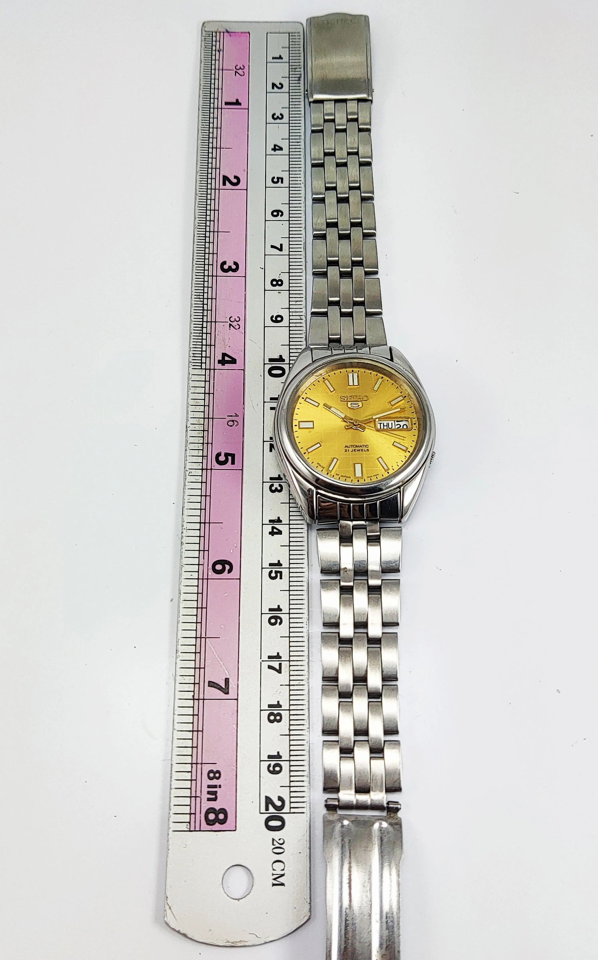 Seiko 5 Mechanical Automatic-7S26B Analog 21 Jewels Day Date Golden Dial Men's Wrist Watch - Discover-Diamonds