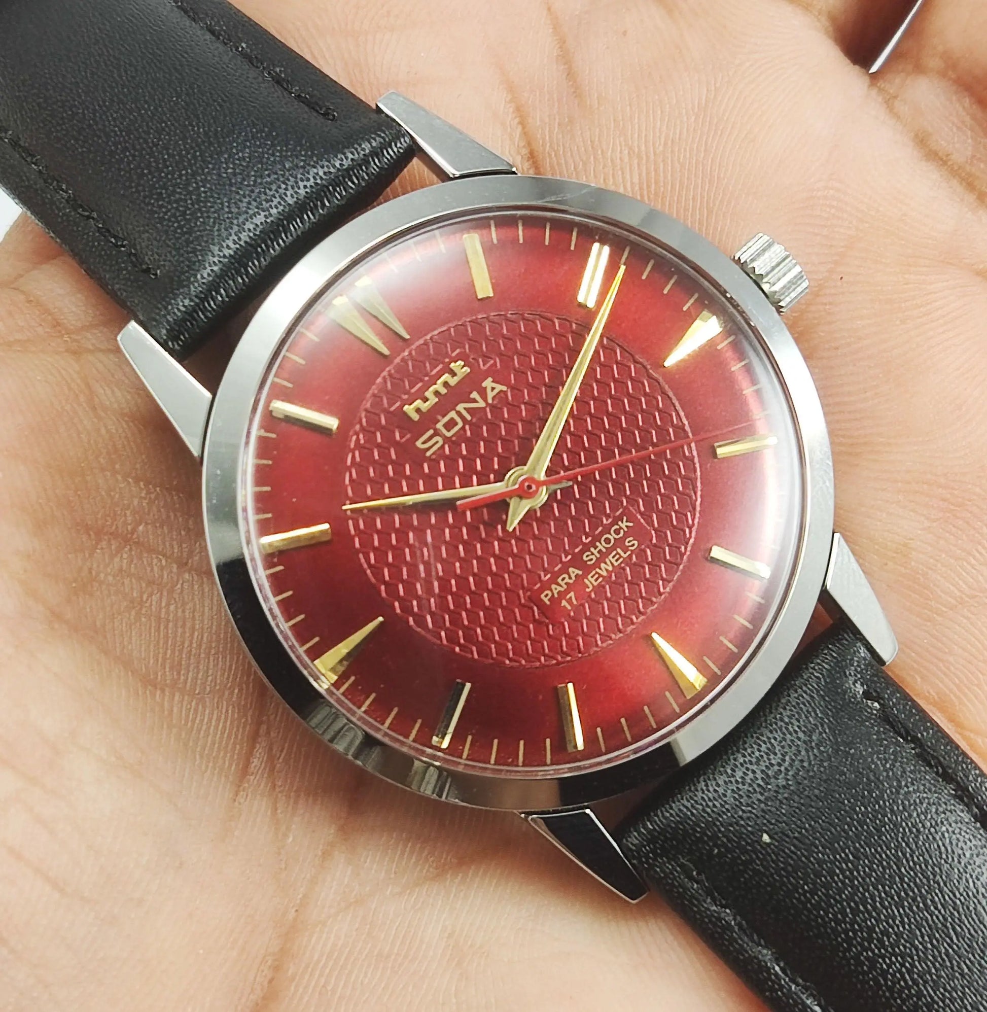 HMT Sona Para Shock 17 Jewels Maroon Red Dial Mechanical Hand winding Men's Wrist Watch - Discover-Diamonds