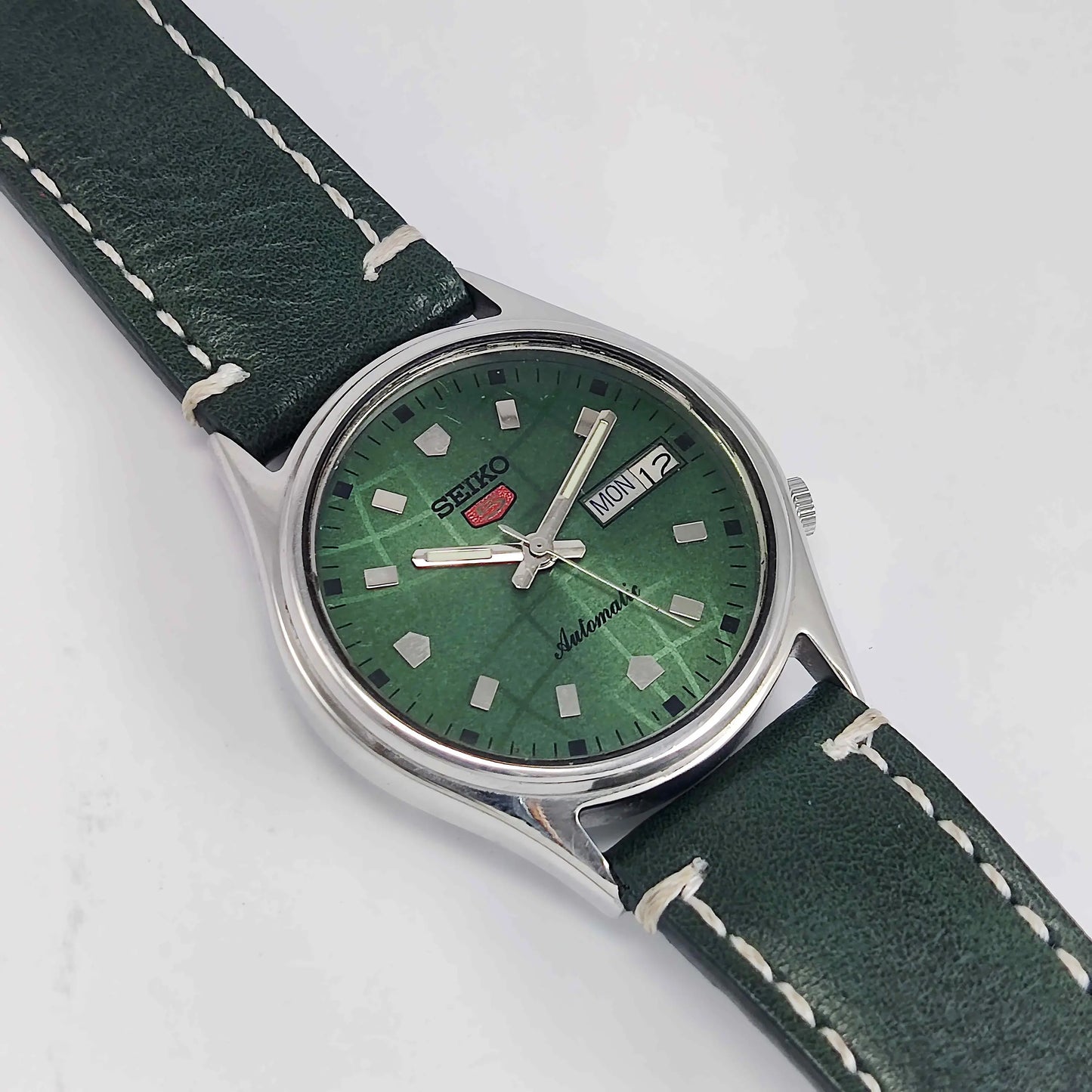 Seiko 5 Automatic-7009A Analog 17 Jewels Analog Day Date Green Dial Men's Mechanical Watch - Discover-Diamonds