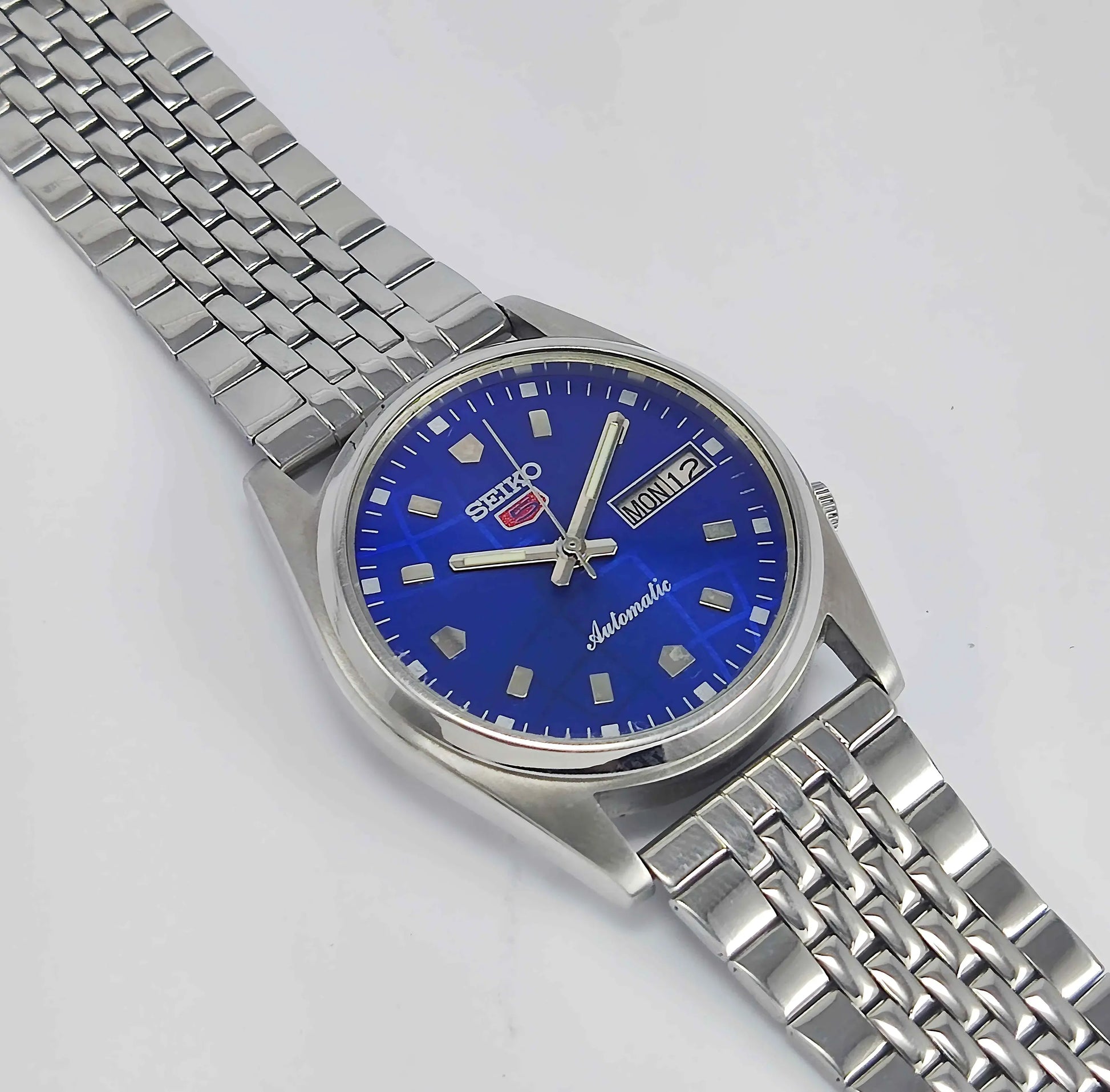 Blue Seiko 5 Automatic-7009A Analog 17 Jewels Analog Day Date Men's Mechanical Watch - Discover-Diamonds