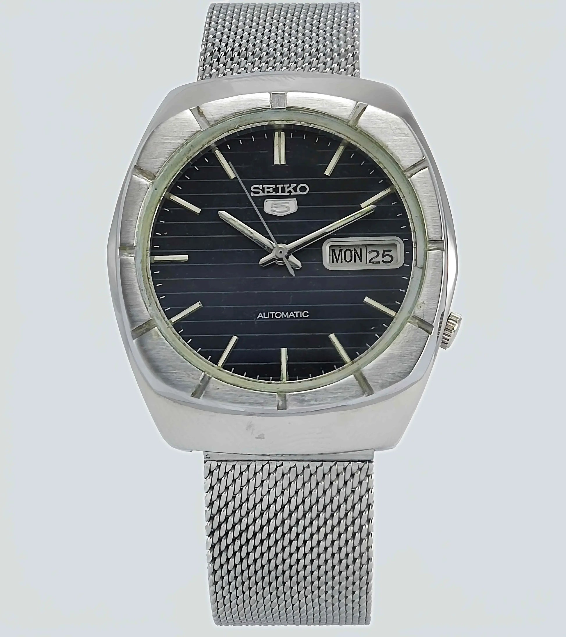 Seiko 5 Automatic-7019A Analog Black Dial 21 Jewels Day Date Men's Mechanical Watch - Discover-Diamonds