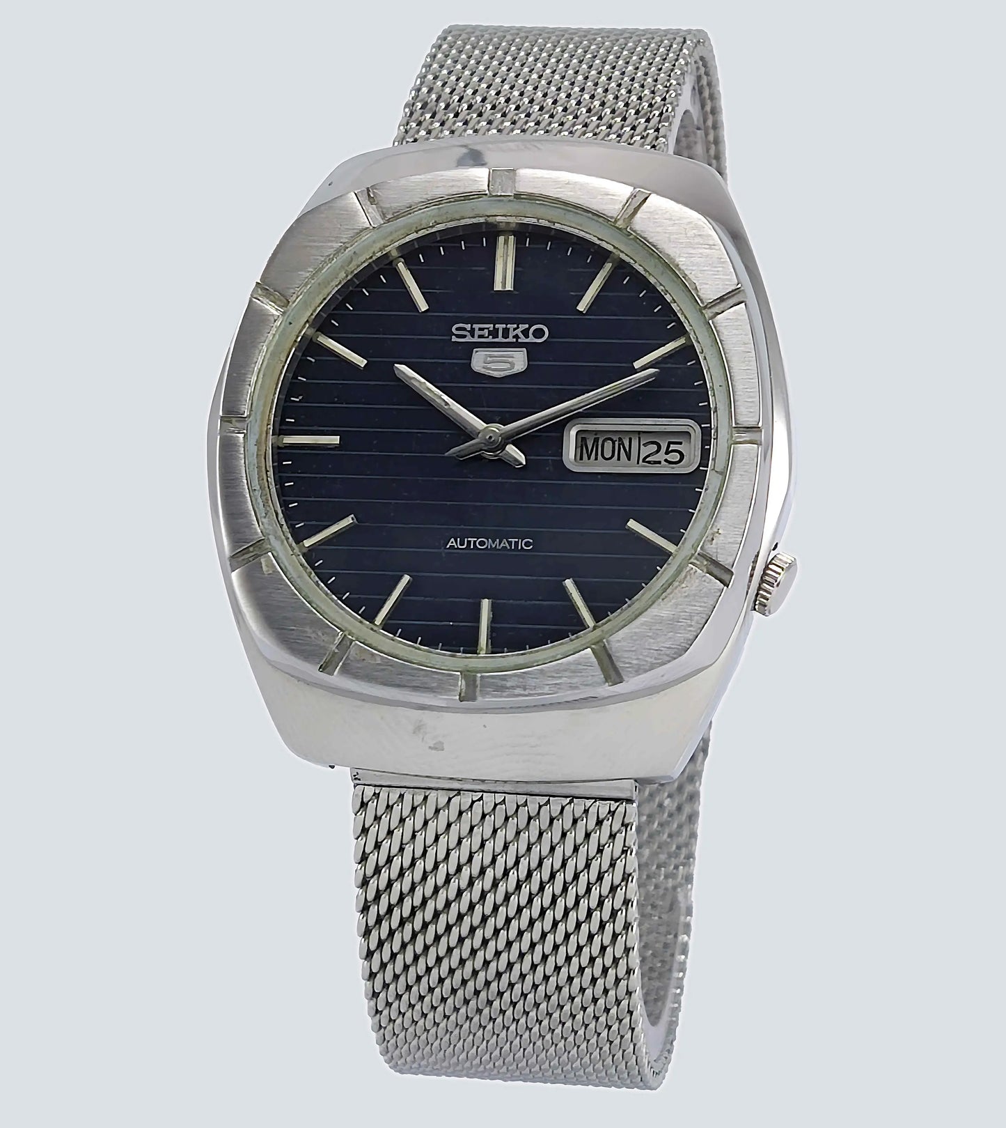 Seiko 5 Automatic-7019A Analog Black Dial 21 Jewels Day Date Men's Mechanical Watch - Discover-Diamonds