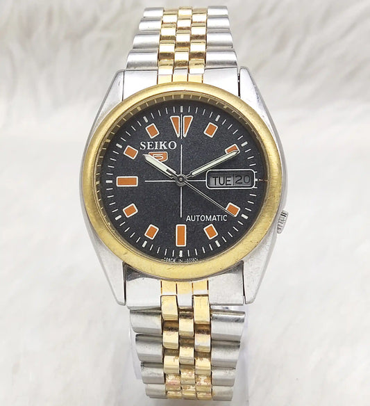 Seiko 5 Automatic Men's Watch with 17 Jewels and Black Dial, Day Date Feature