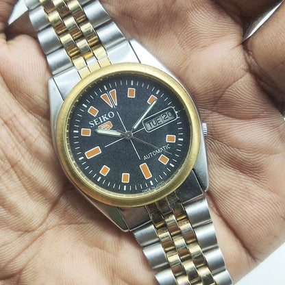 Seiko 5 Automatic Men's Watch with 17 Jewels and Black Dial, Day Date Feature